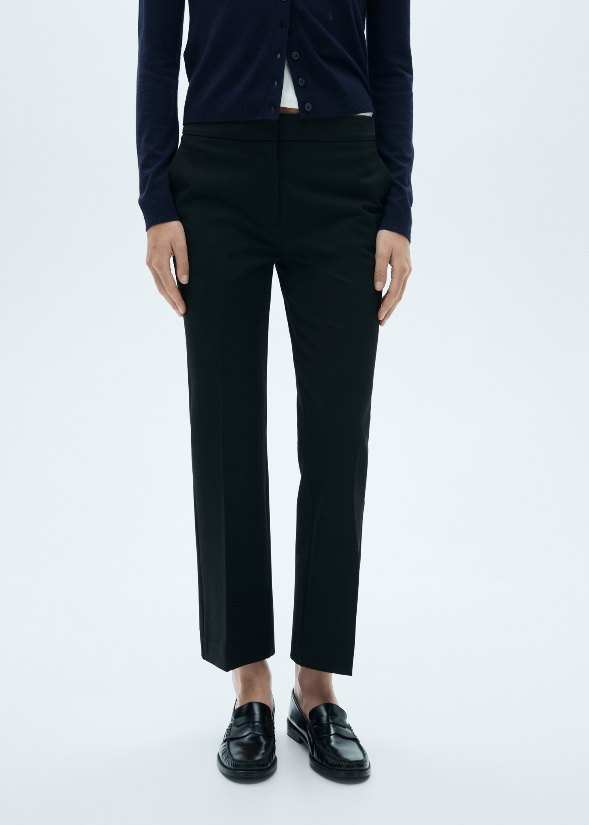 Flared flowing trousers - Medium plane, Black. Ref: 77038266-00.