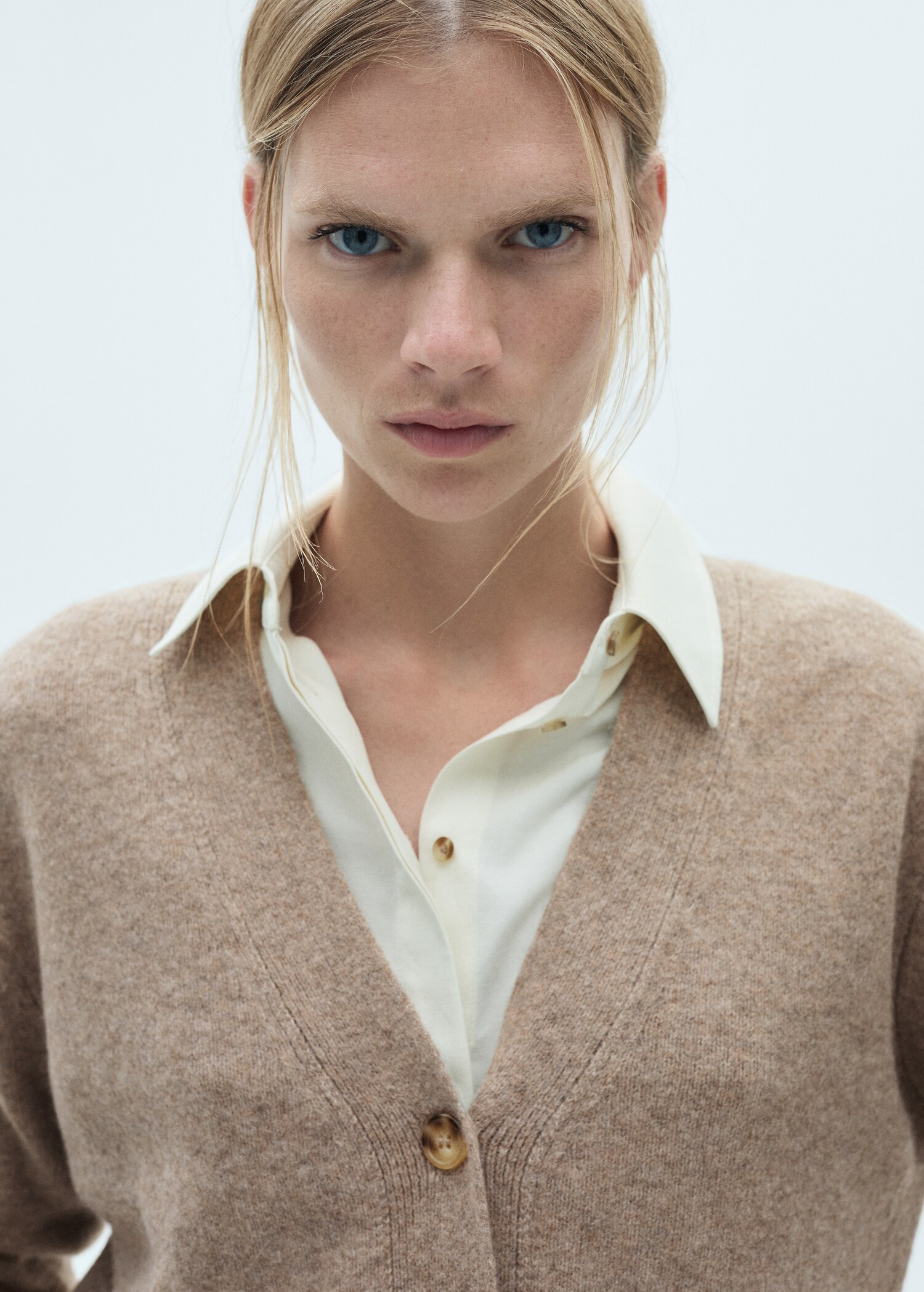 Strickjacke mit Knöpfen - Detail des Artikels 1