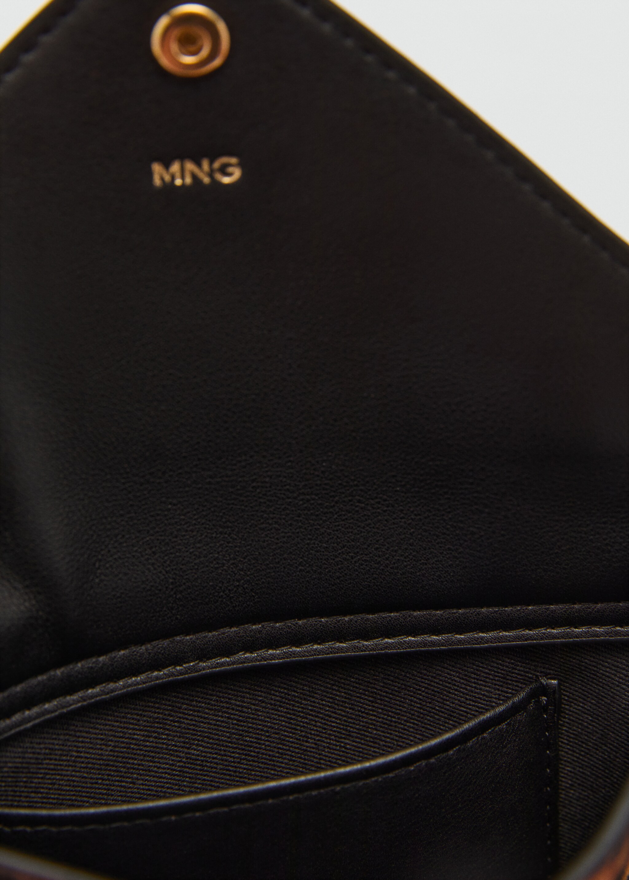 Leopard fur leather wallet with chain - Details of the article 2