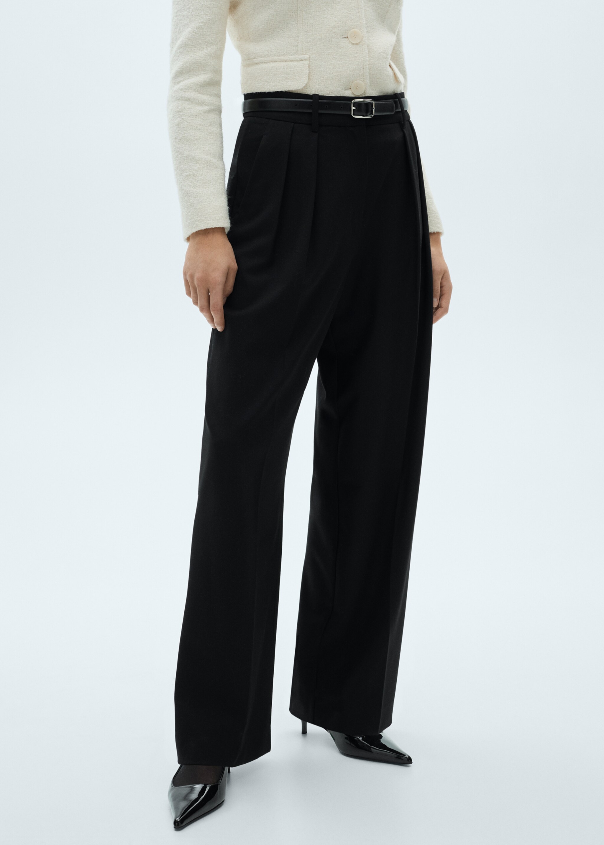 Wideleg pleated trousers - Medium plane, Black. Ref: 77038285-00.