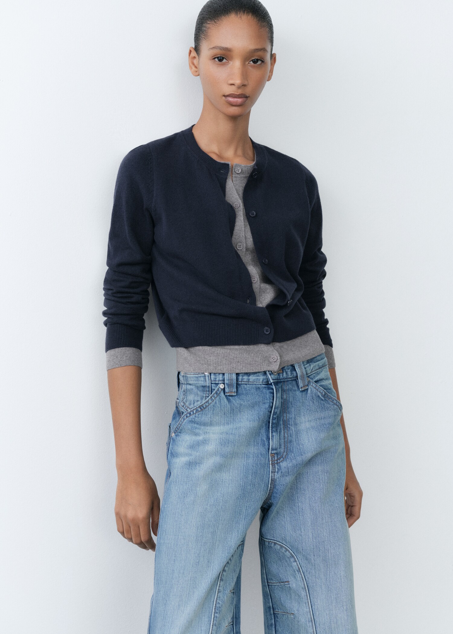 Cardigan combiné boutons - Plan moyen