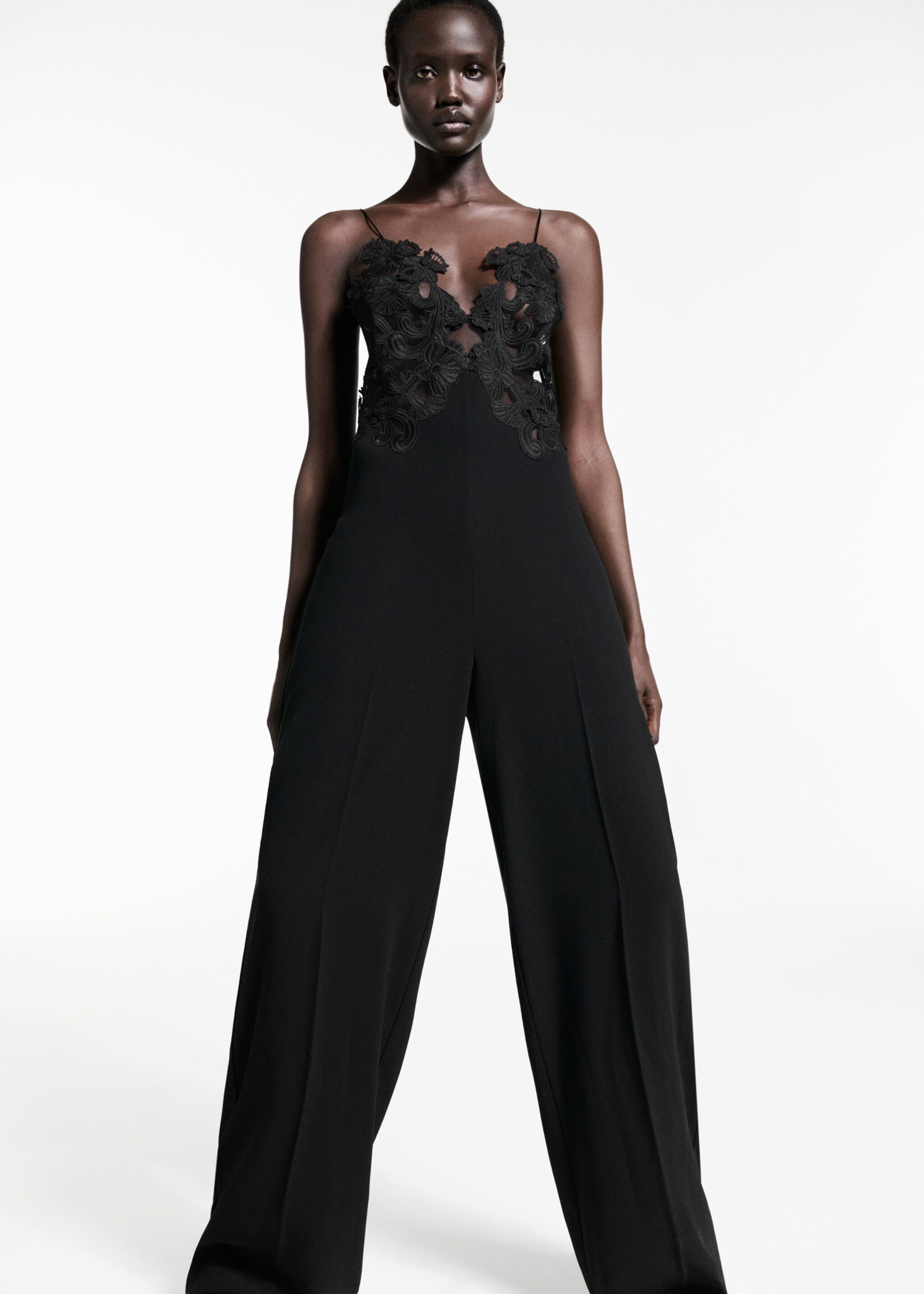 Tulle jumpsuit with lace detail - Medium plane, Black. Ref: 77039032-00.
