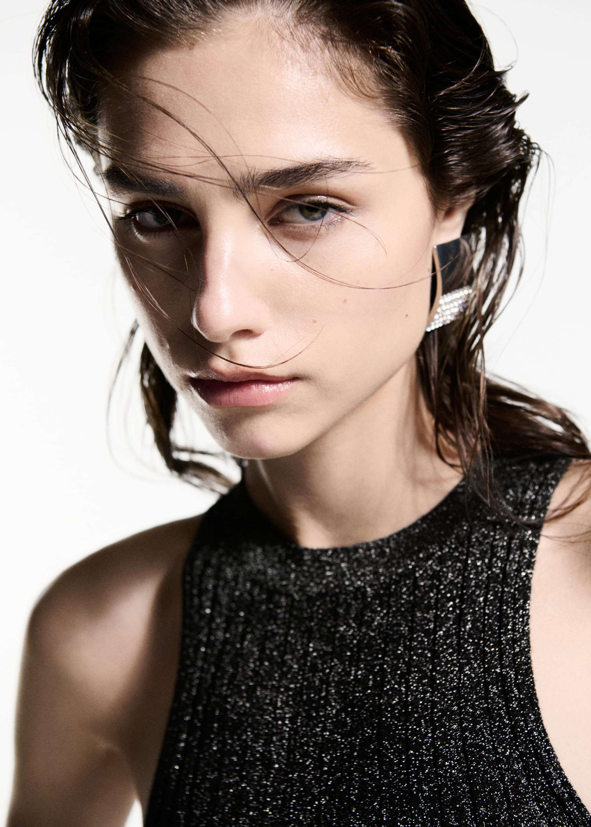 Top punto lúrex cuello halter - Detalle del artículo 1, Negro. Ref: 77039037-00.