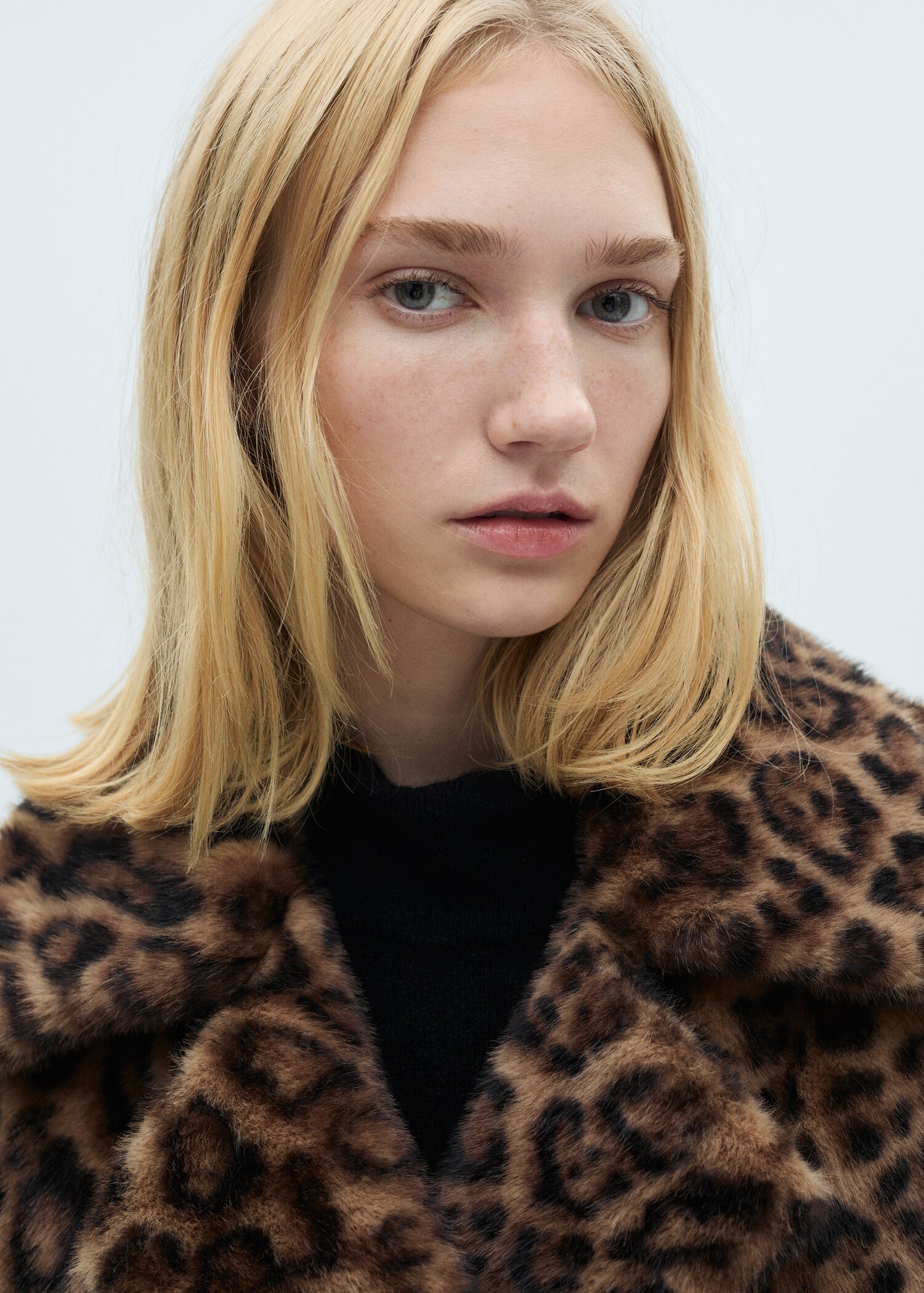 Leopard-print faux-fur coat - Details of the article 1