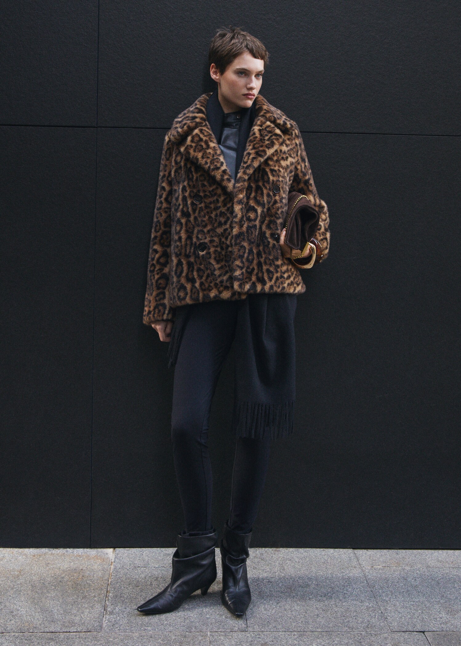 Leopard-print faux-fur coat - Details of the article 7