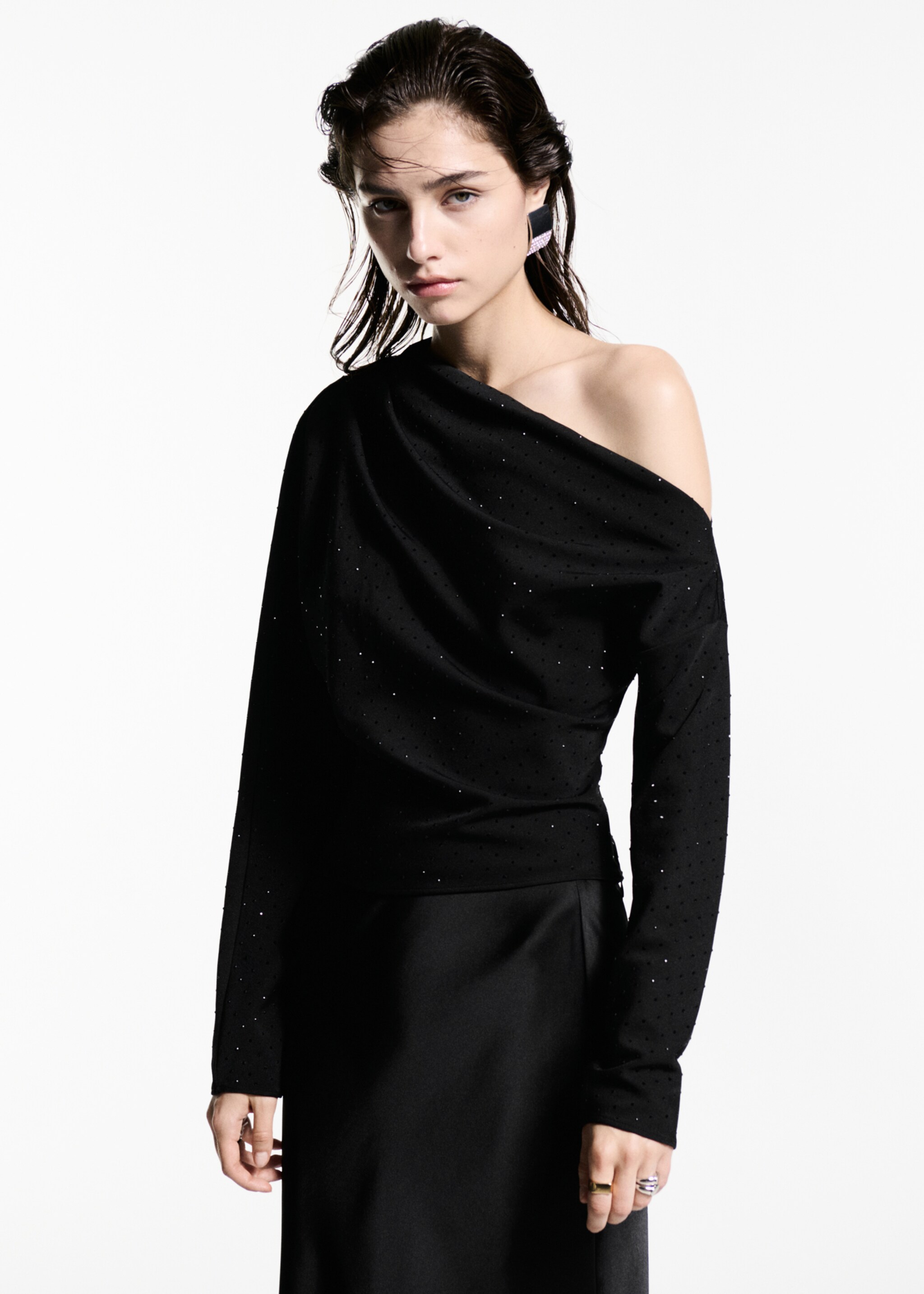 Asymmetrische Paillettenbluse - Mittlere Ansicht, Schwarz. Ref: 77039054-00.