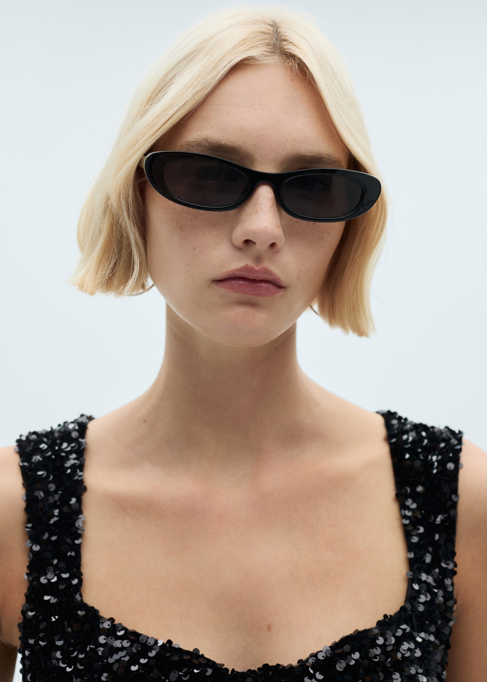 Sequined tank top - Details of the article 1, Black. Ref: 77039063-00.