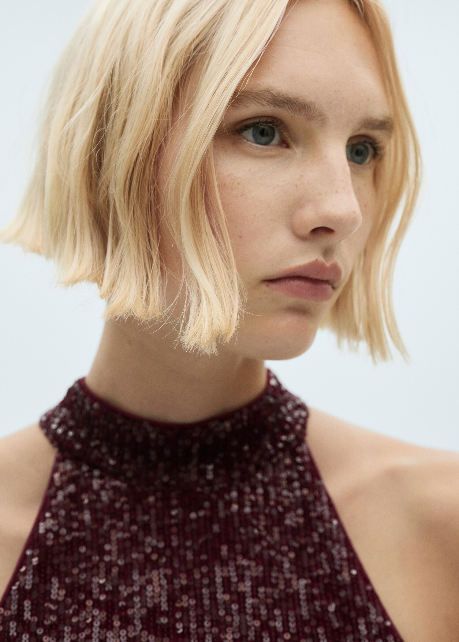 Neckholderkleid mit Pailletten - Detail des Artikels 1