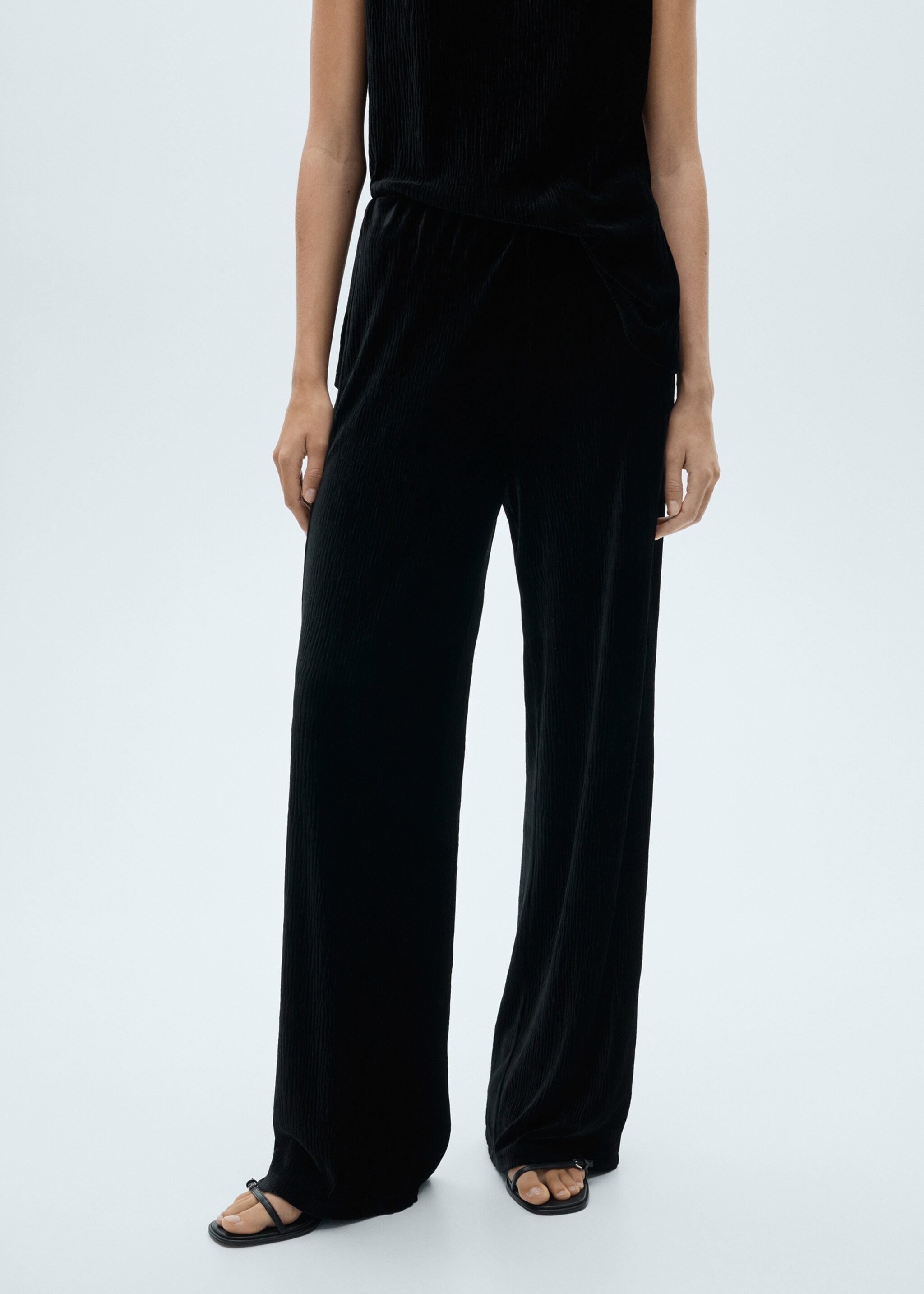Straight velvet trousers - Medium plane, Black. Ref: 77039065-00.
