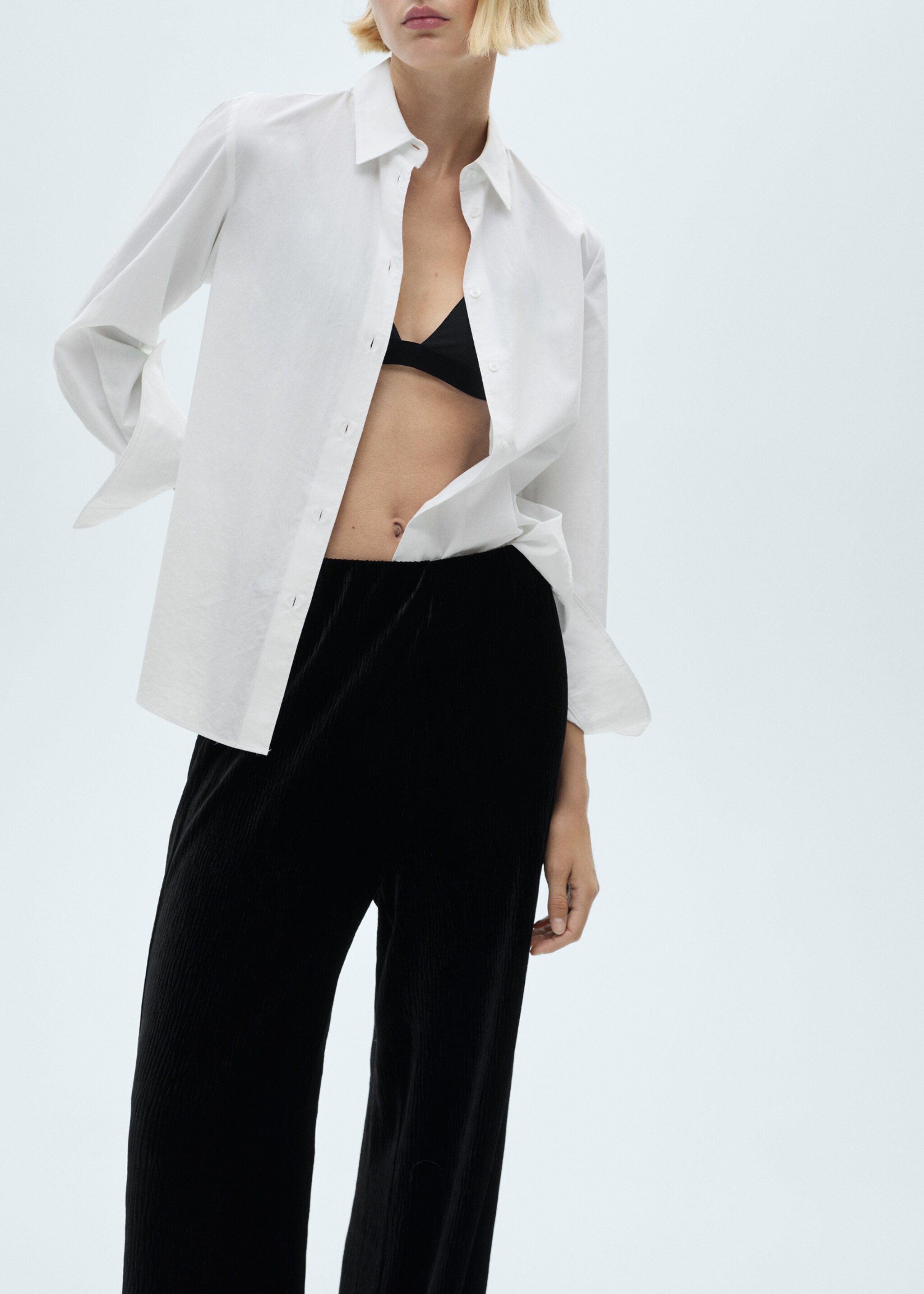 Straight velvet trousers - Details of the article 6, Black. Ref: 77039065-00.