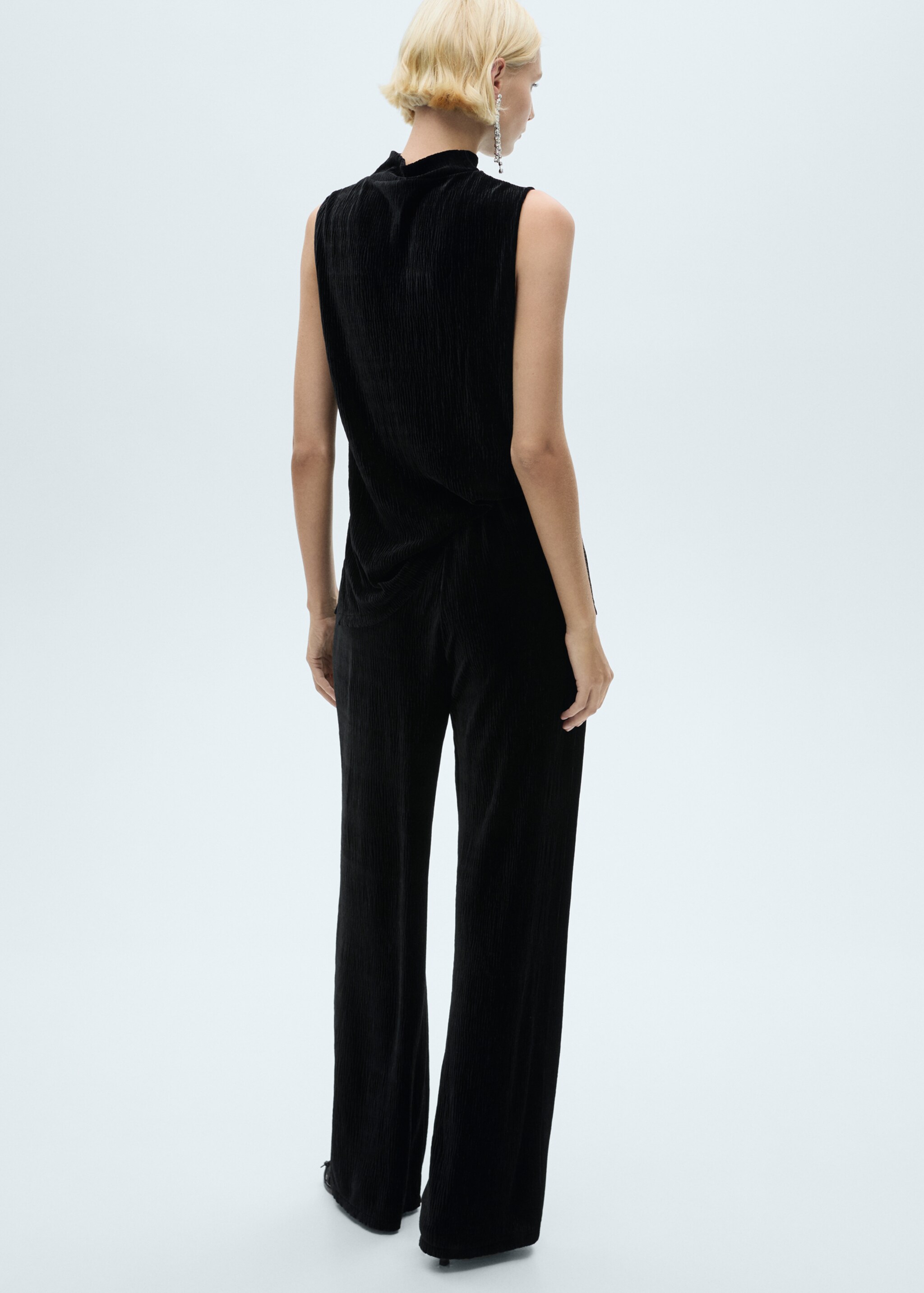 Straight velvet trousers - Reverse of the article, Black. Ref: 77039065-00.