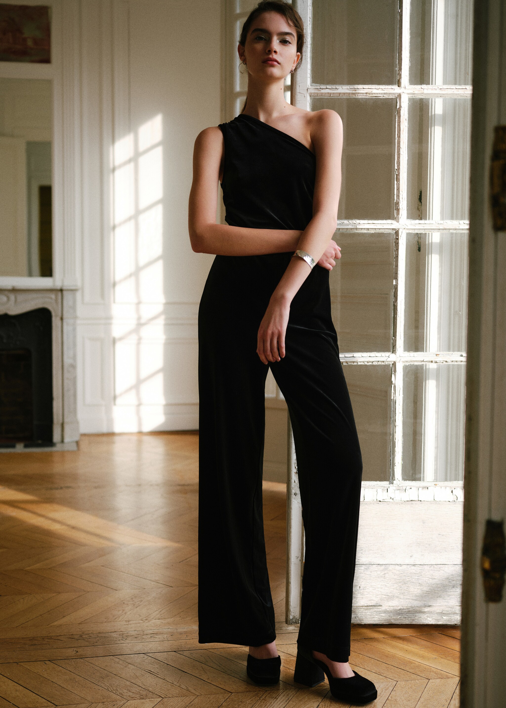 Mono terciopelo asimétrico - Detalle del artículo 5, Negro. Ref: 77039066-00.