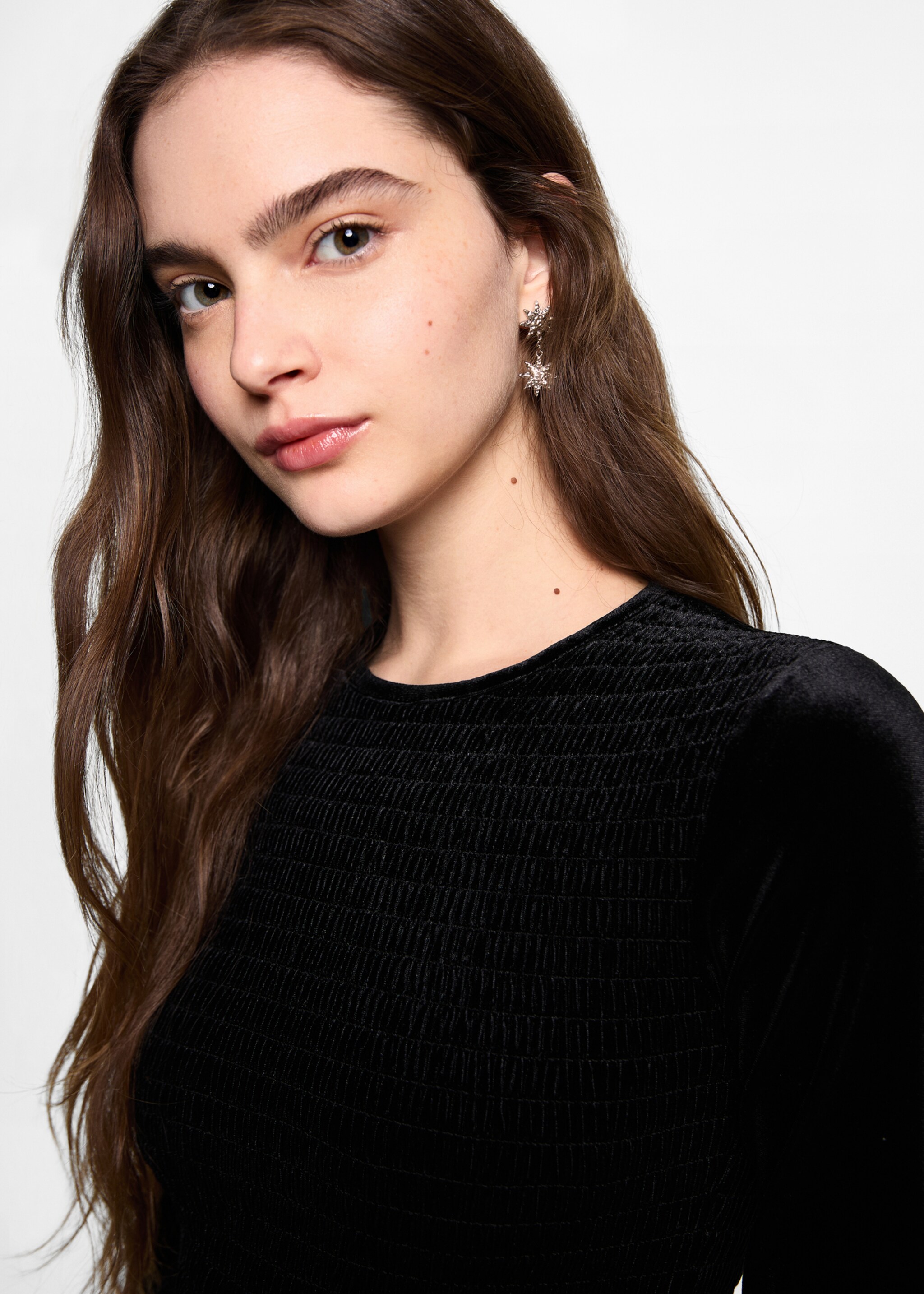 Vestit vellut frunzit - Detall de l'article 1, Negre. Ref: 77039067-00.