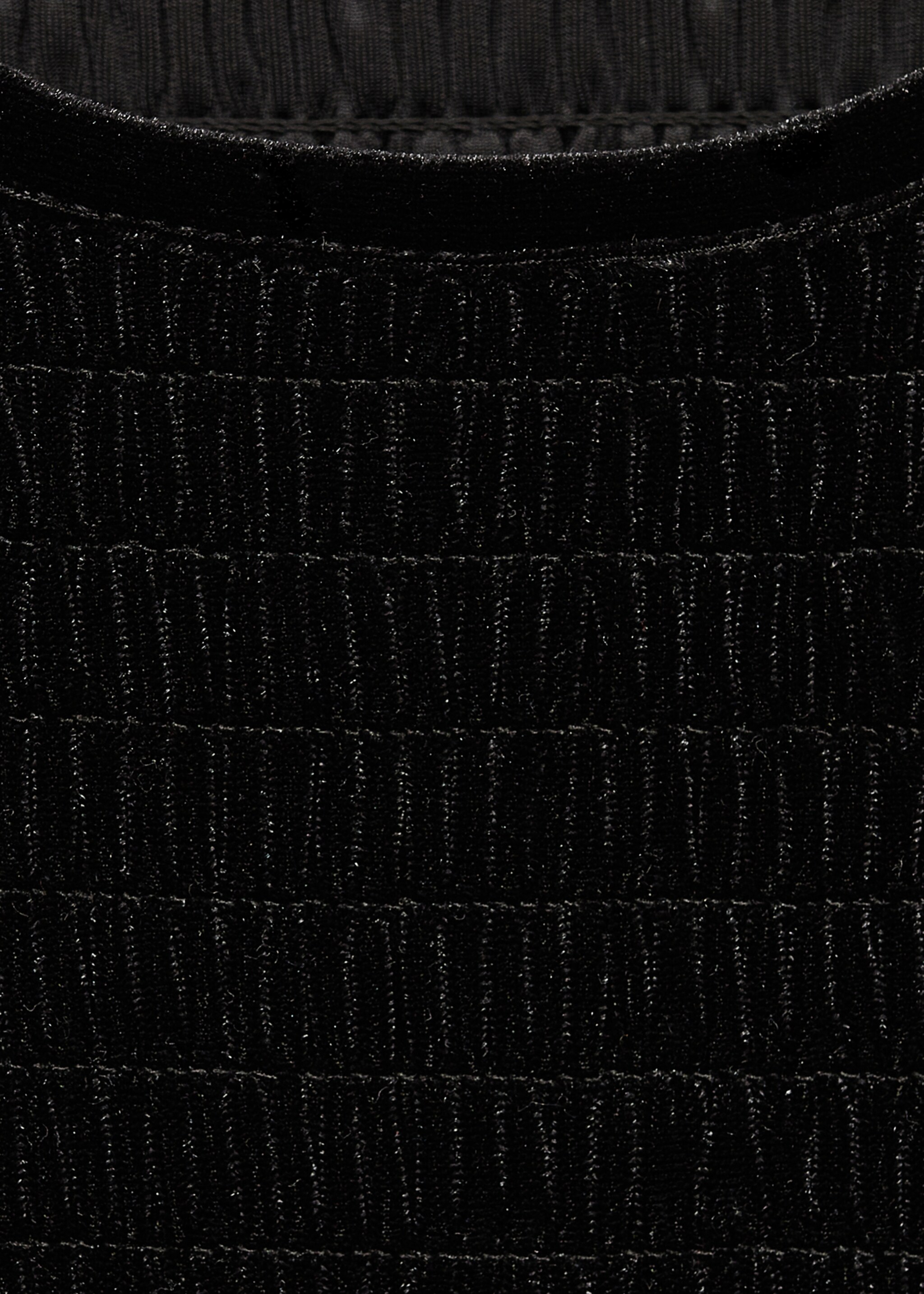 Vestit vellut frunzit - Detall de l'article 8, Negre. Ref: 77039067-00.