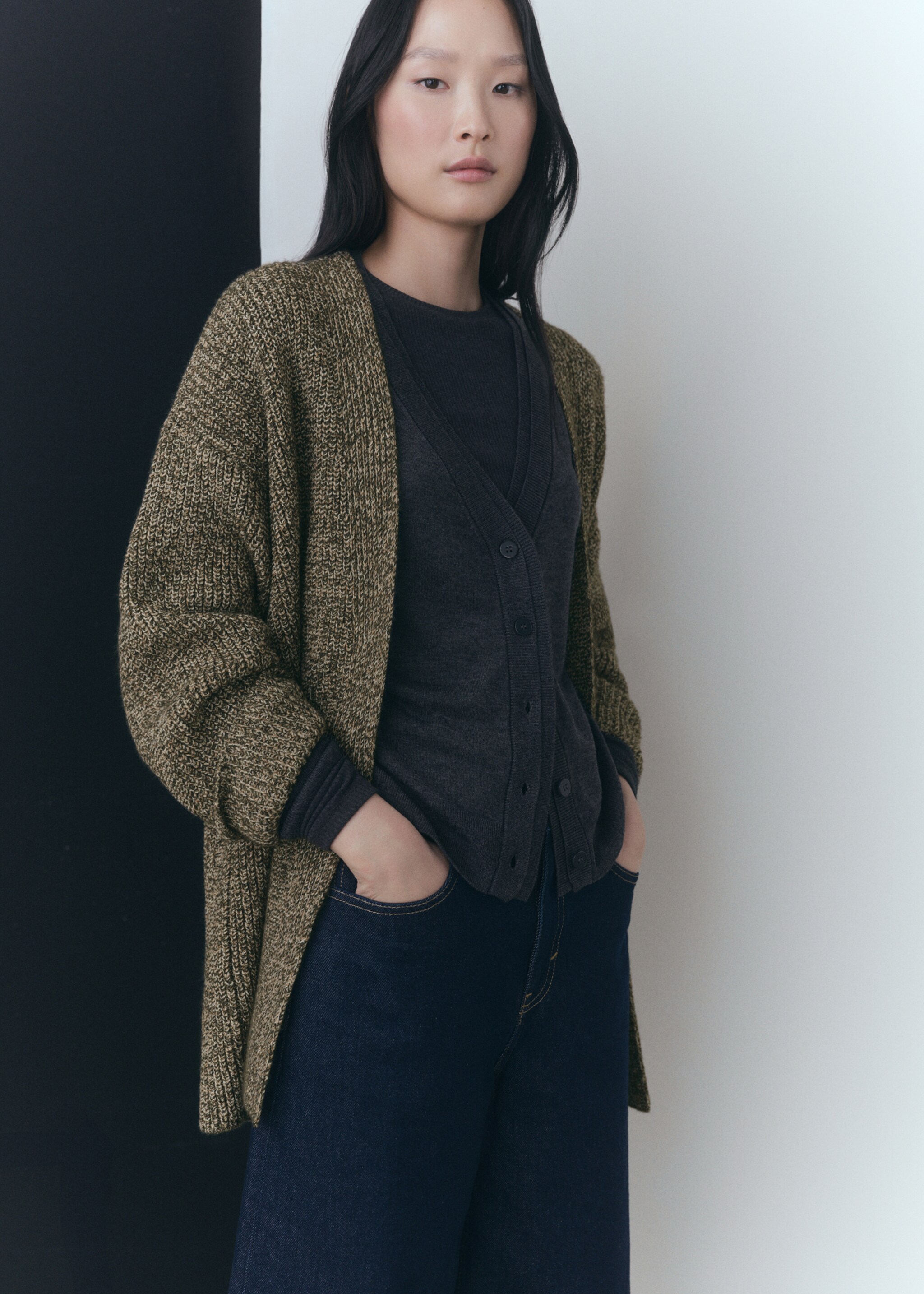 Gebreid oversized vest - Detail van het artikel 2, Groen. Ref: 77039069-00.