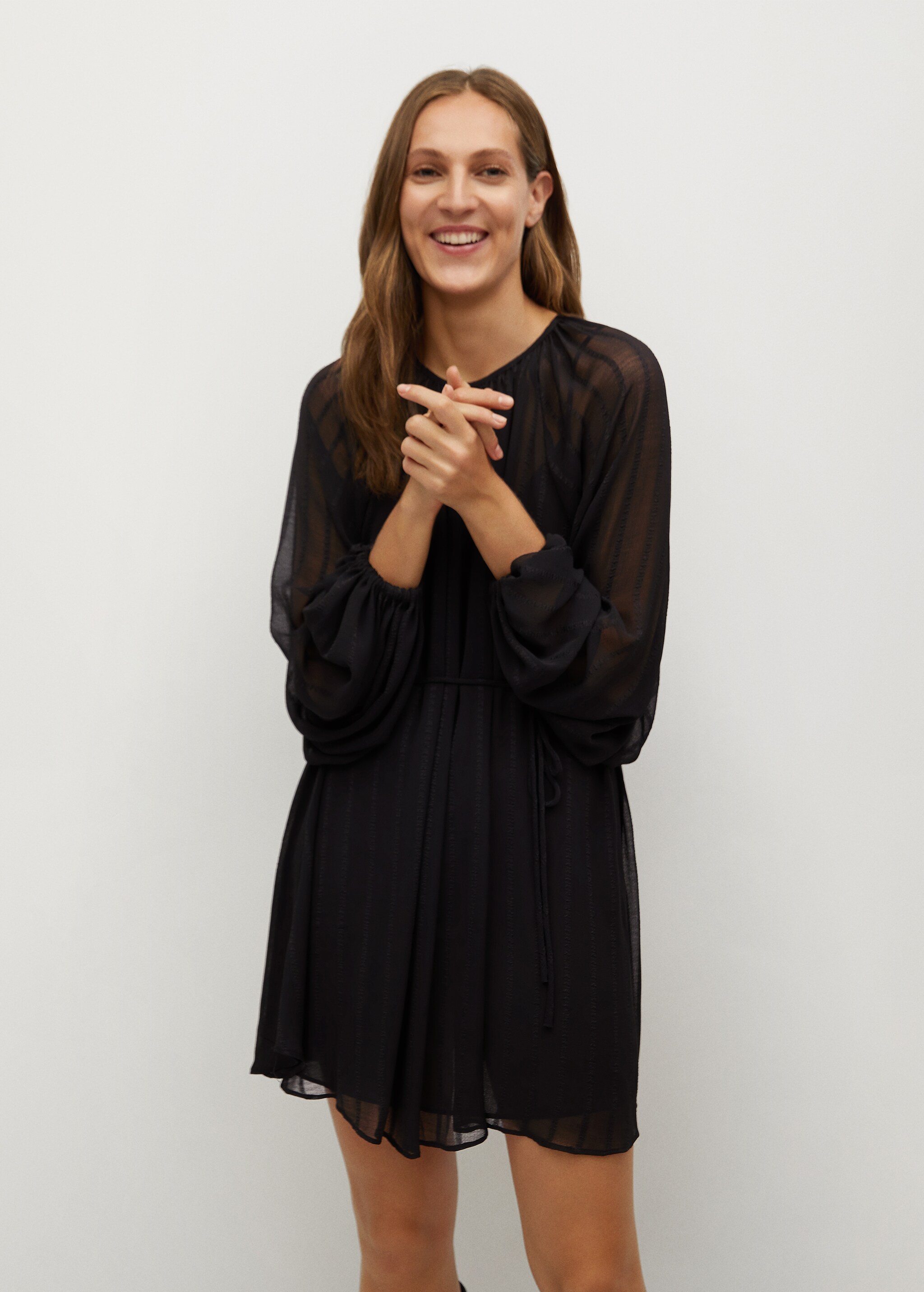 Robe manches bouffantes - Plan moyen