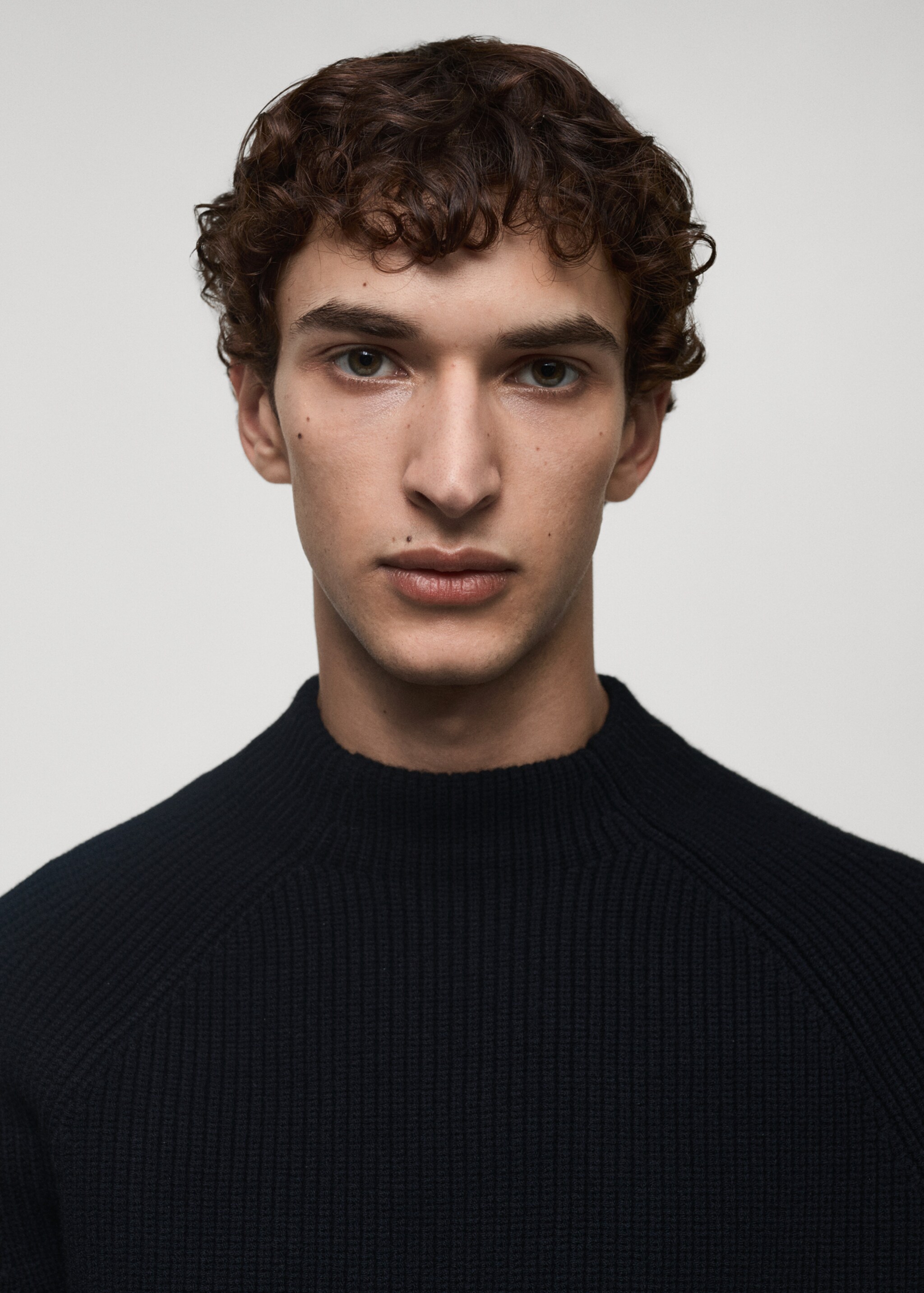 Coolmax® breathable wool-blend sweater - Details of the article 1, Dark Navy. Ref: 77039241-00.