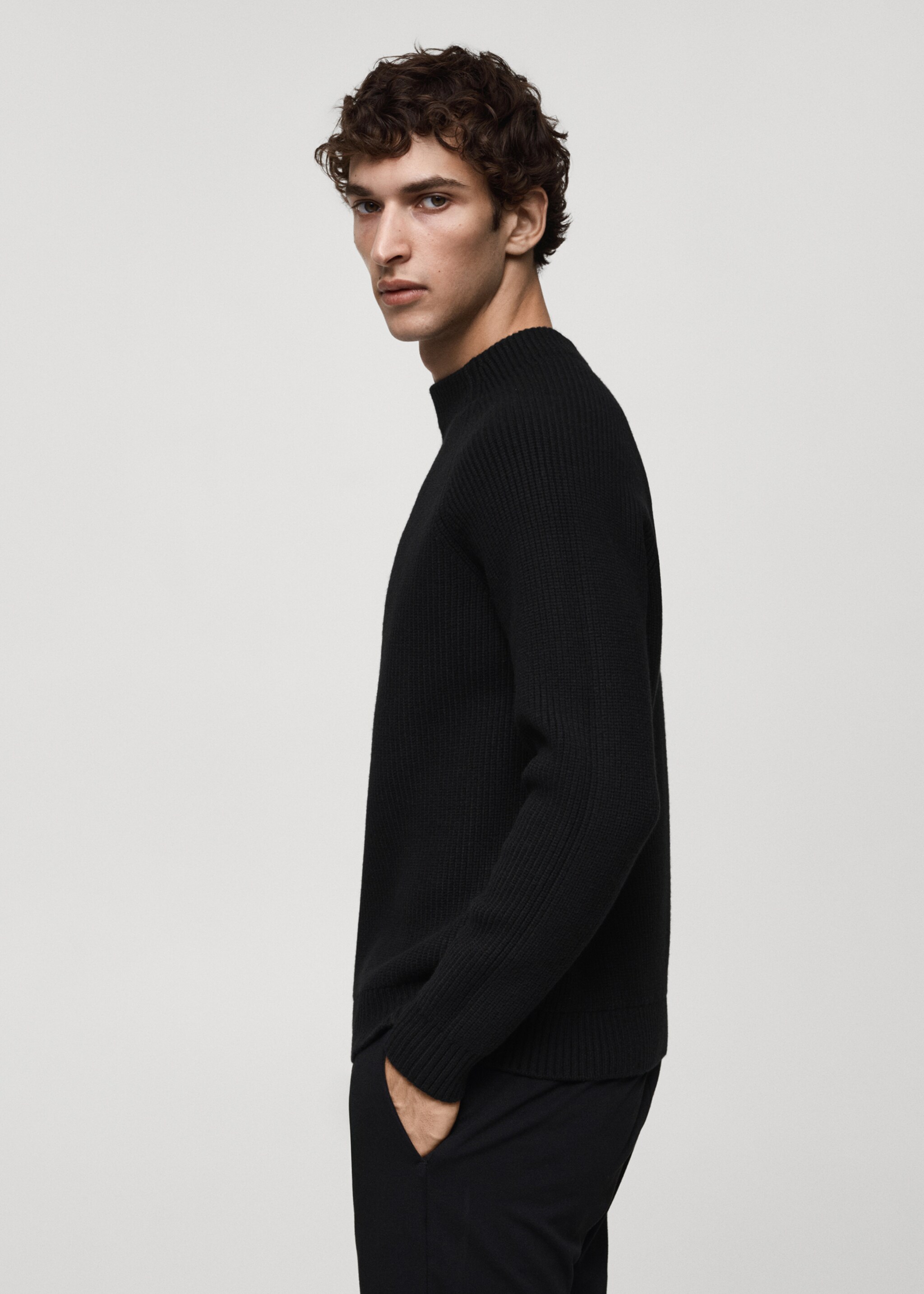Coolmax® breathable wool-blend sweater - Details of the article 2, Black. Ref: 77039241-00.