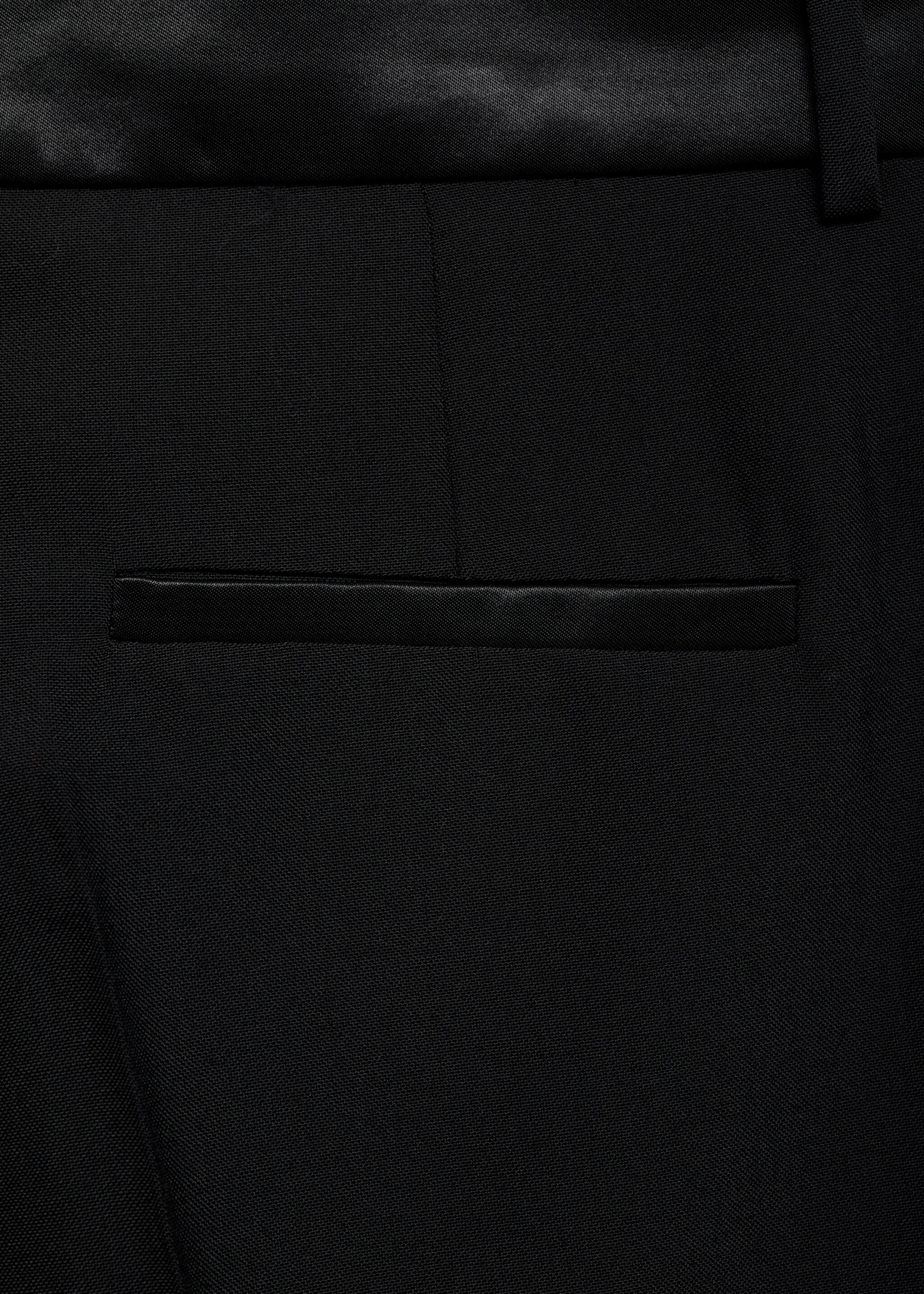 Anzughose mit satinierten Details - Detail des Artikels 0, Schwarz. Ref: 77039246-00.