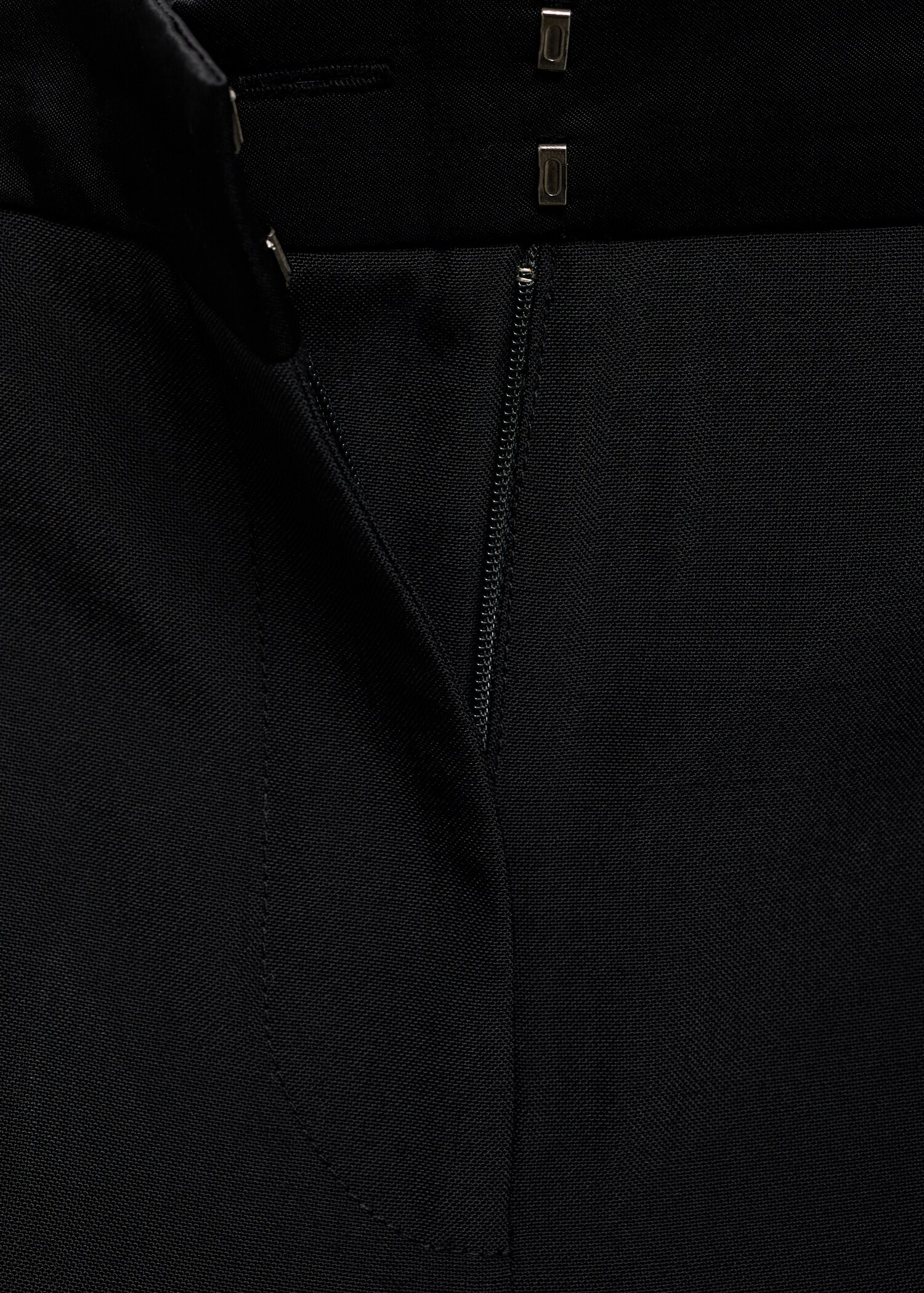 Anzughose mit satinierten Details - Detail des Artikels 8