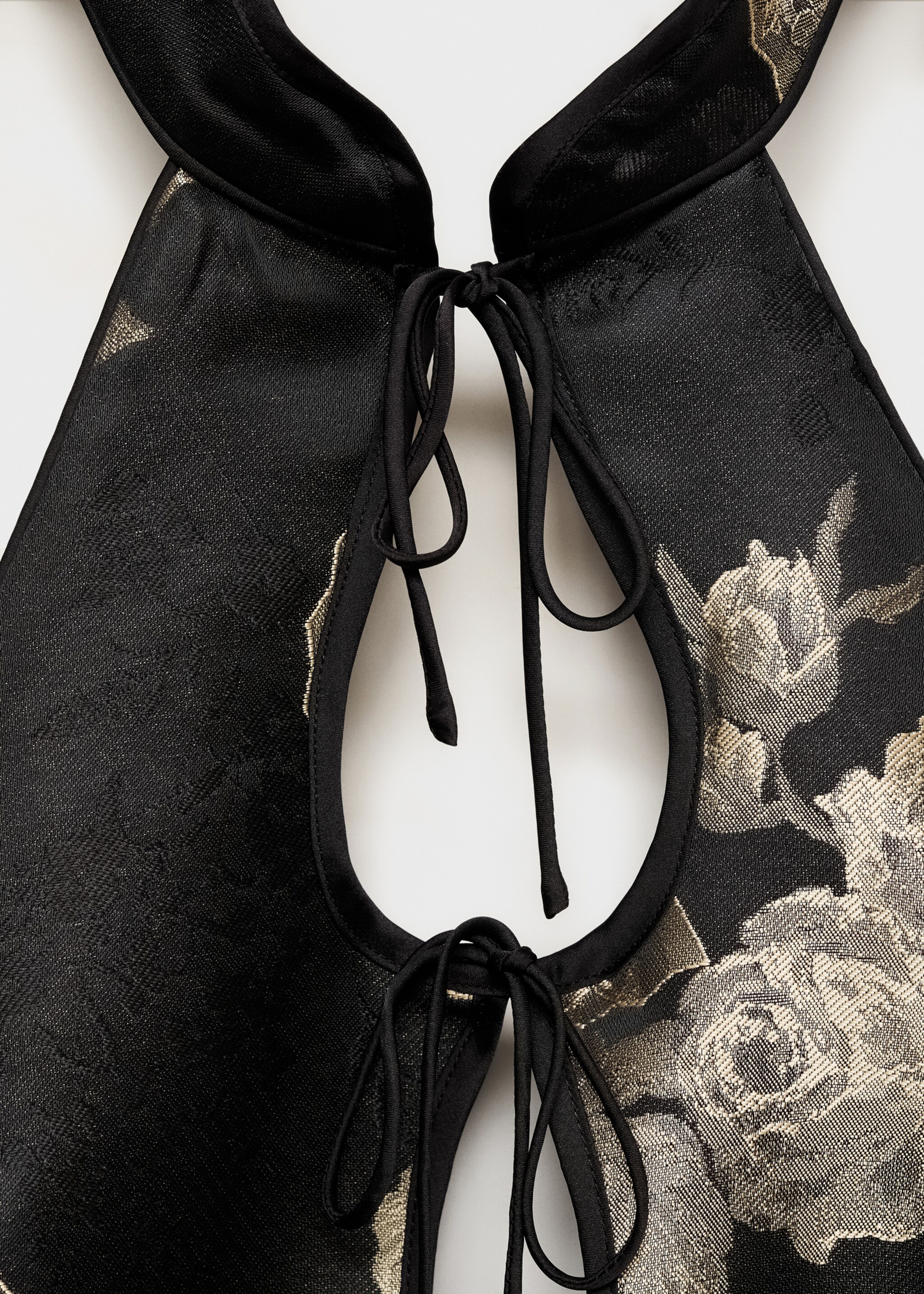 Open back jacquard dress - Details of the article 8, Black. Ref: 77039408-00.