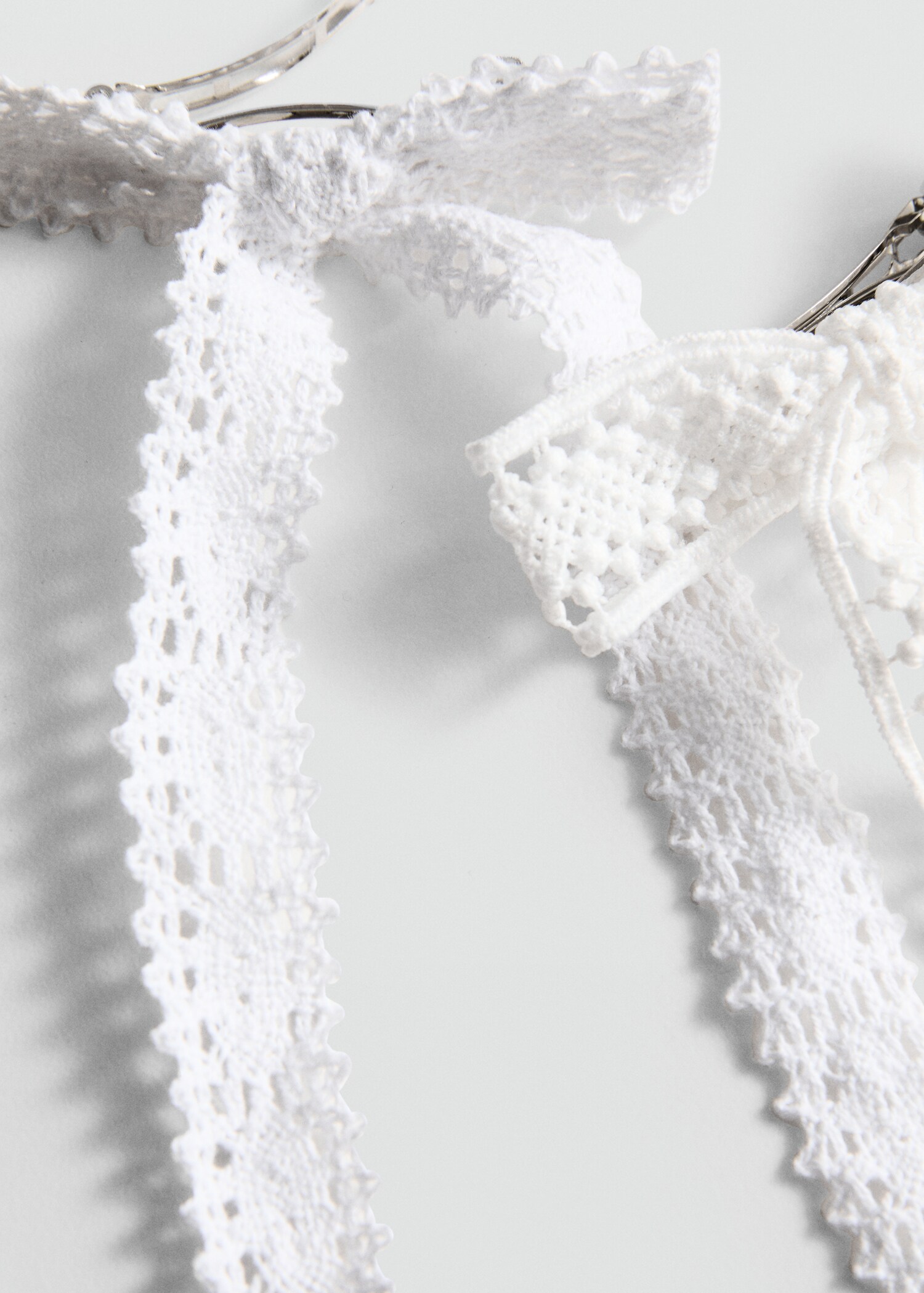 Pack of 2 crochet bow pins - Medium plane