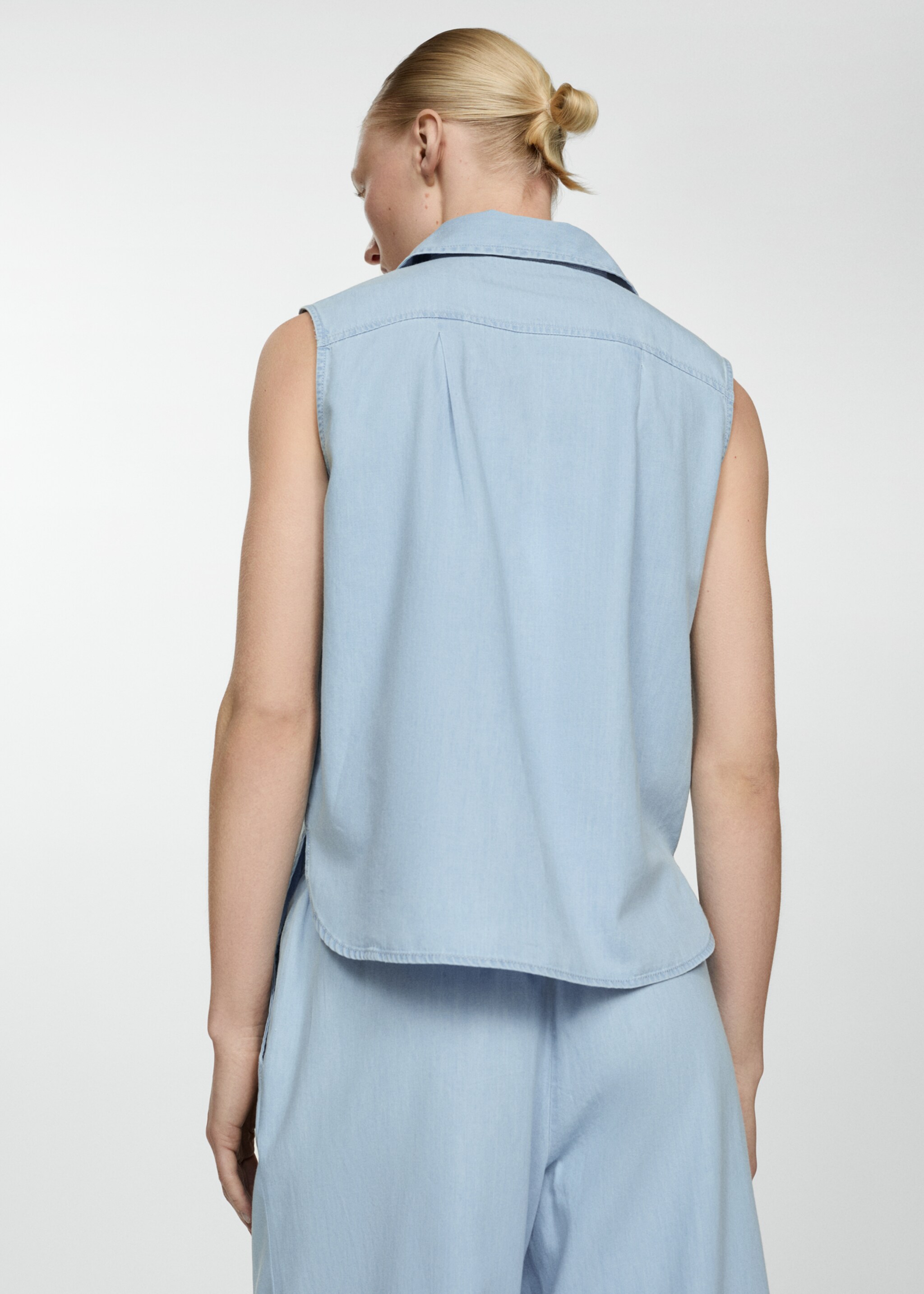 Camisa vaquera sin mangas - Reverso del artículo