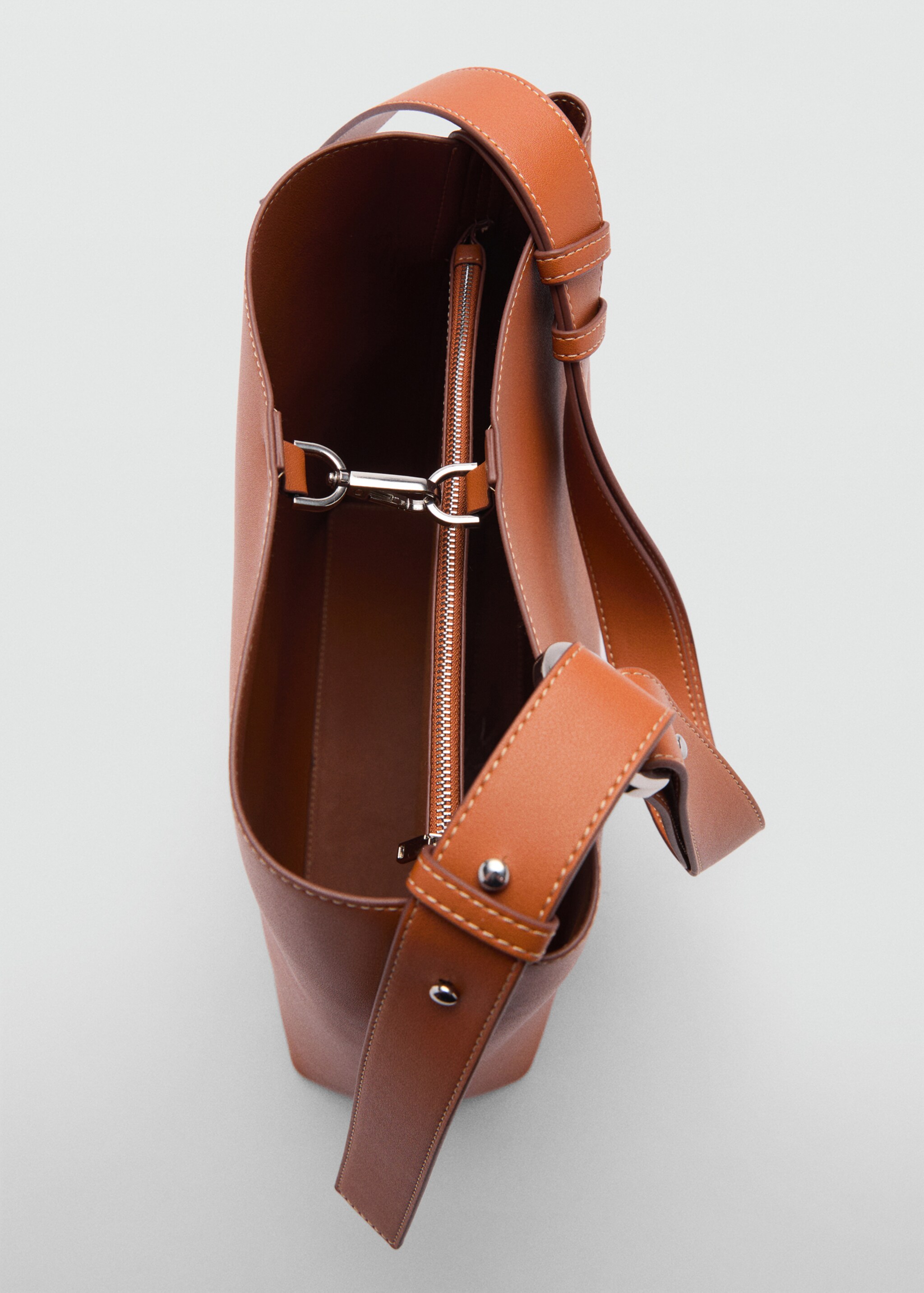 Short handle shopper bag - Details of the article 1, Leather. Ref: 77040263-00.