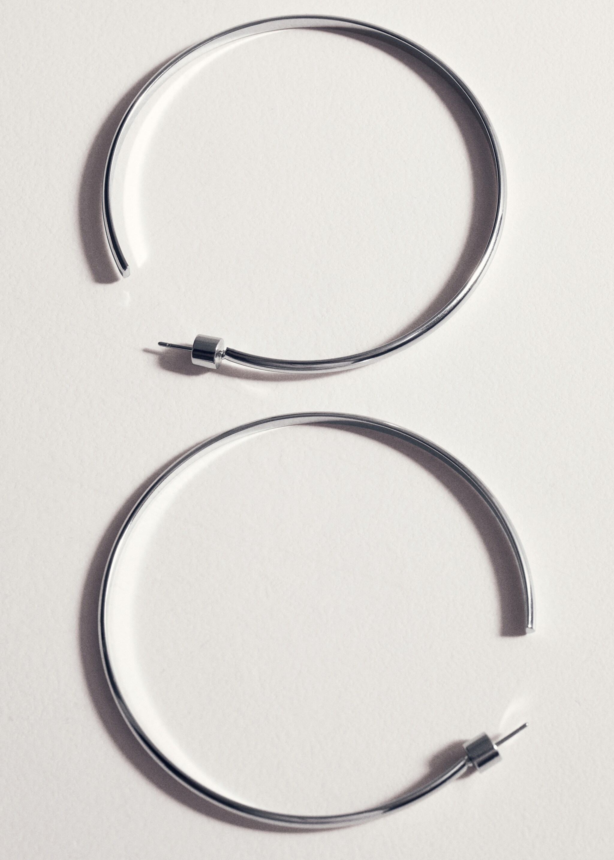 Maxi hoop earrings - Details of the article 5