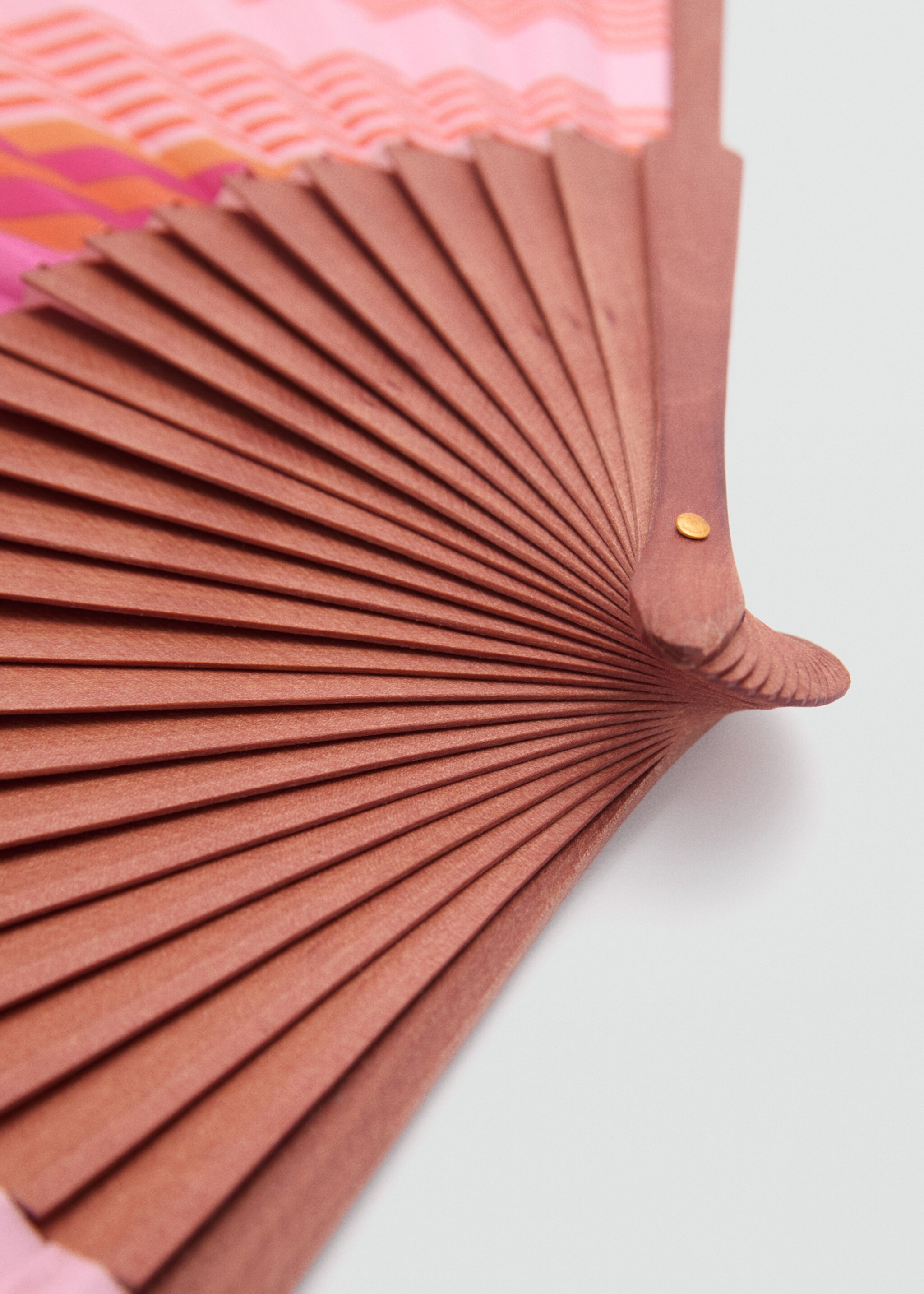 Éventail en bois - Détail de l'article 1, Bordeaux. Ref: 77040275-00.