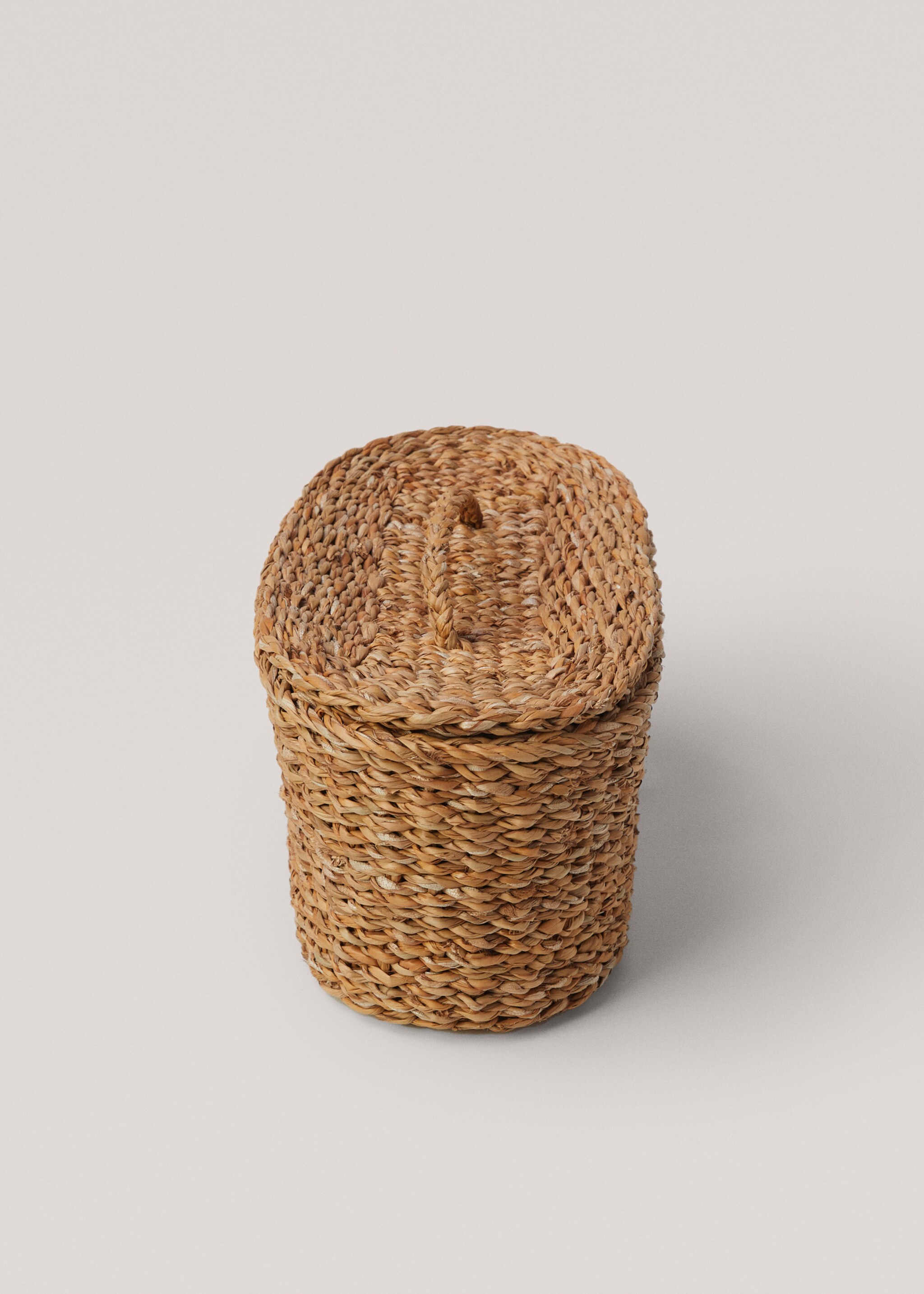 Small natural fibre oval basket - Details of the article 2, Beige. Ref: 77040334-00.