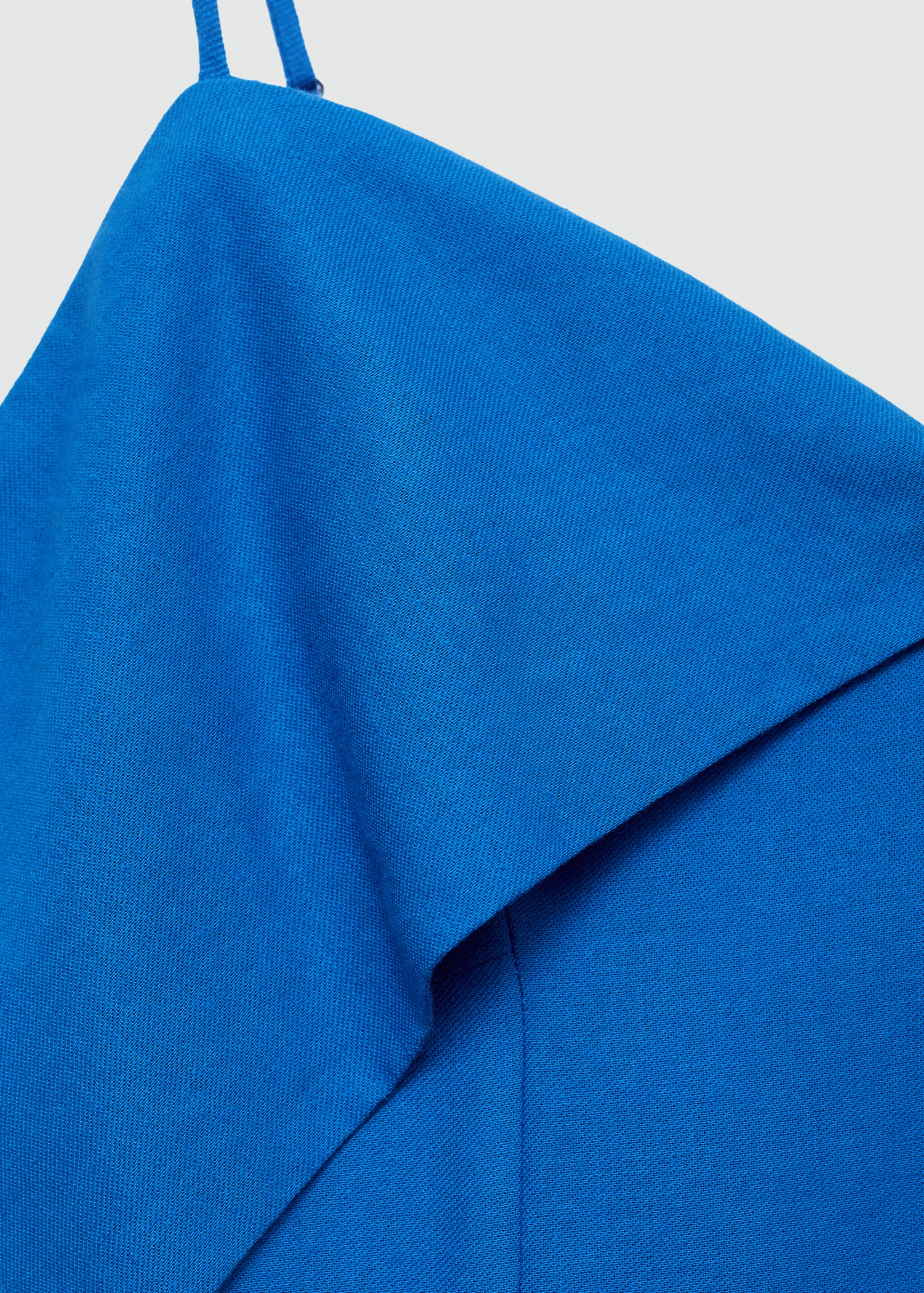 Besticktes Kleid mit umgeschlagenem Ausschnitt - Detail des Artikels 8