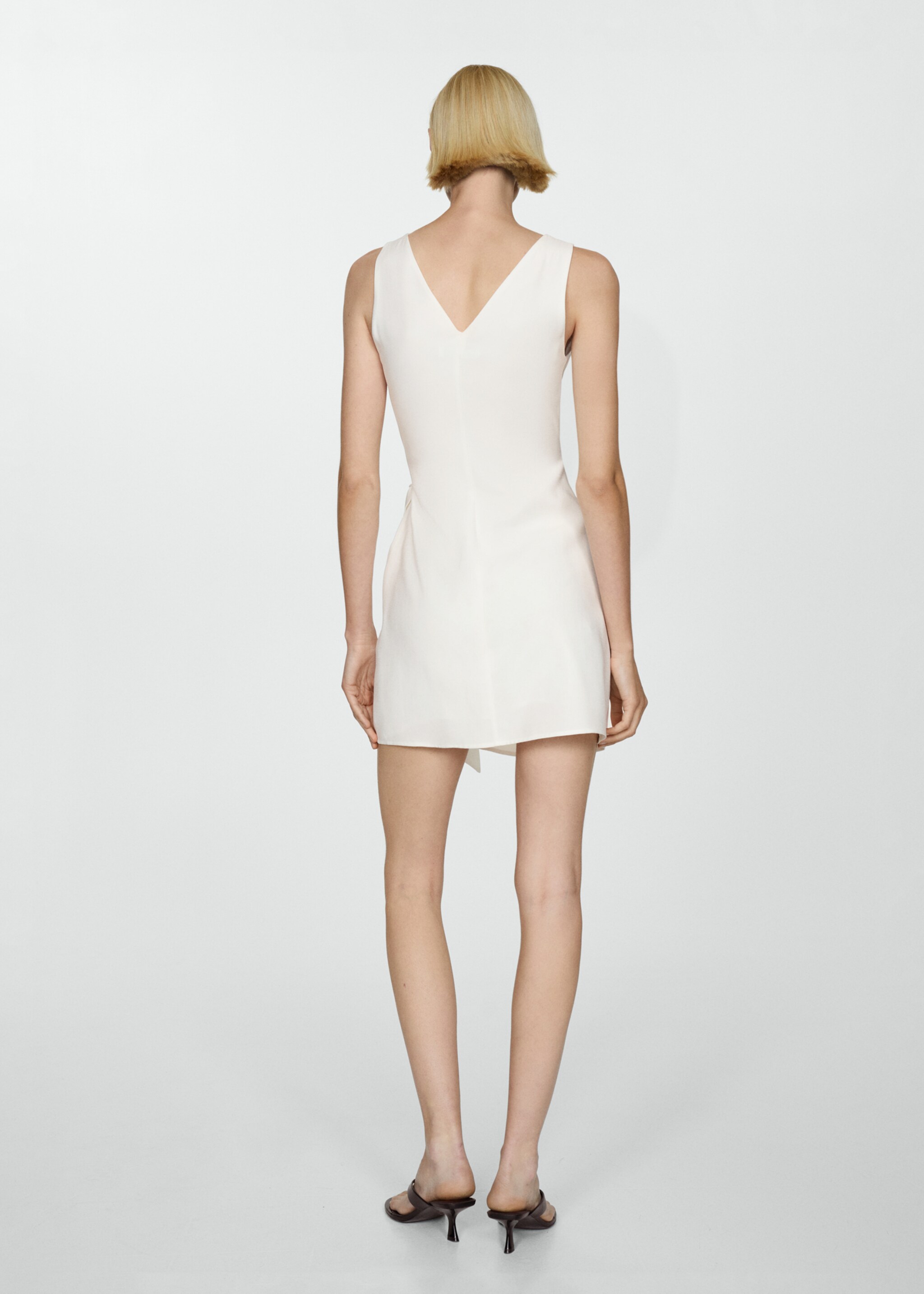 Bow wrap dress - Reverse of the article