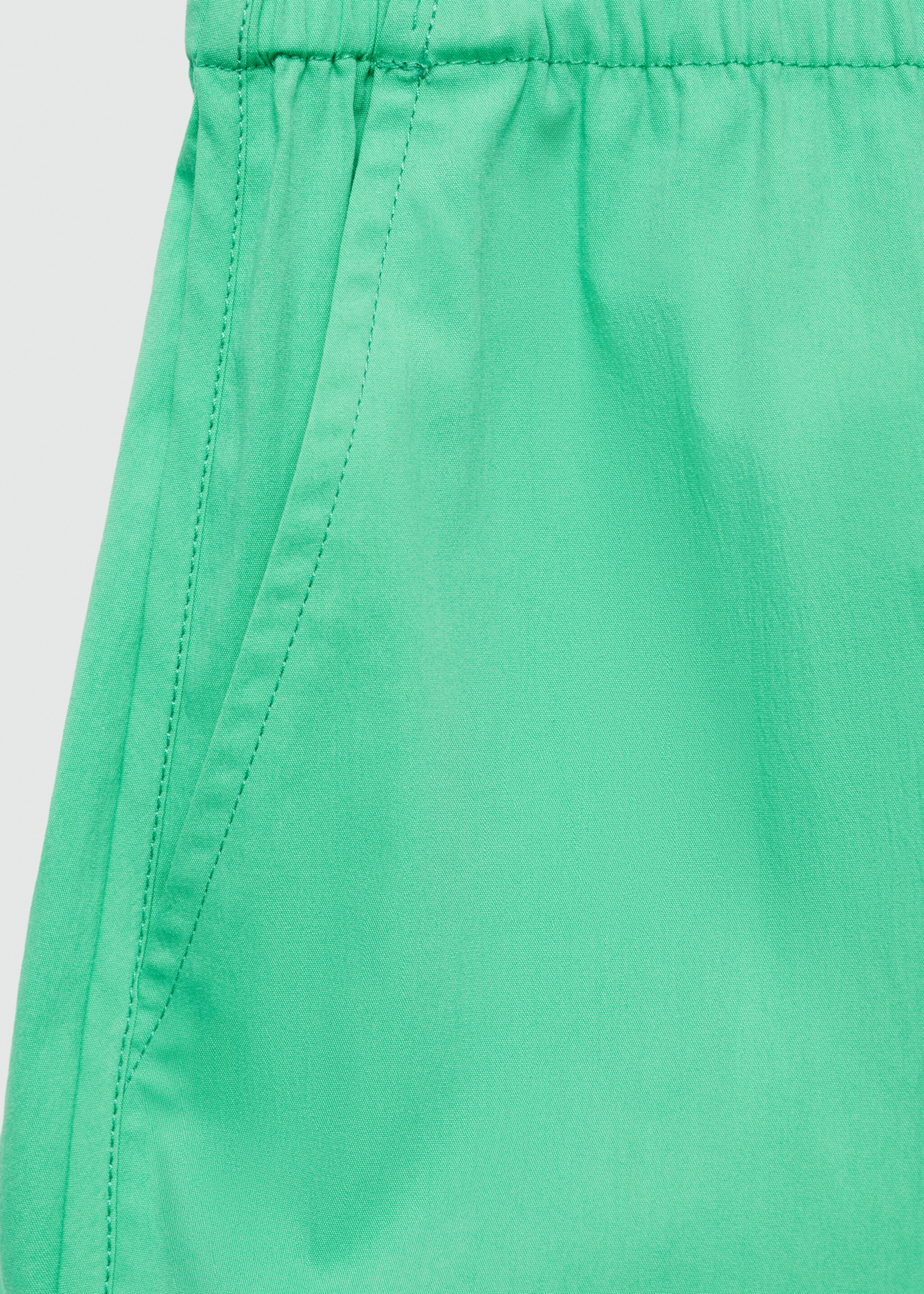 Baumwollshorts mit Stretchbund - Detail des Artikels 0, Grün. Ref: 77040383-00.