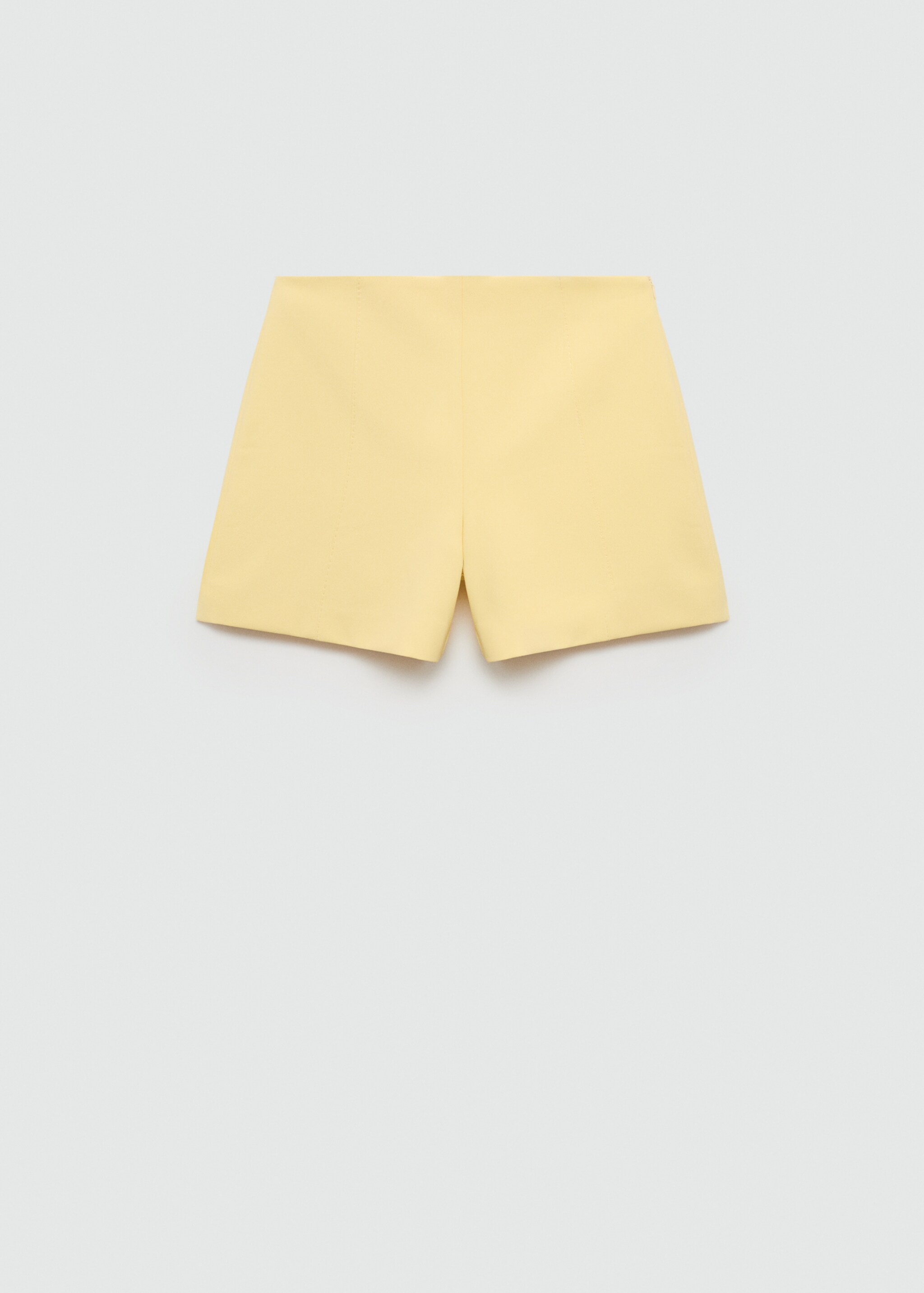 Gerade Shorts mit mittlerer Bundhöhe - Artikel ohne Model, Pastellgelb. Ref: 77040389-00.