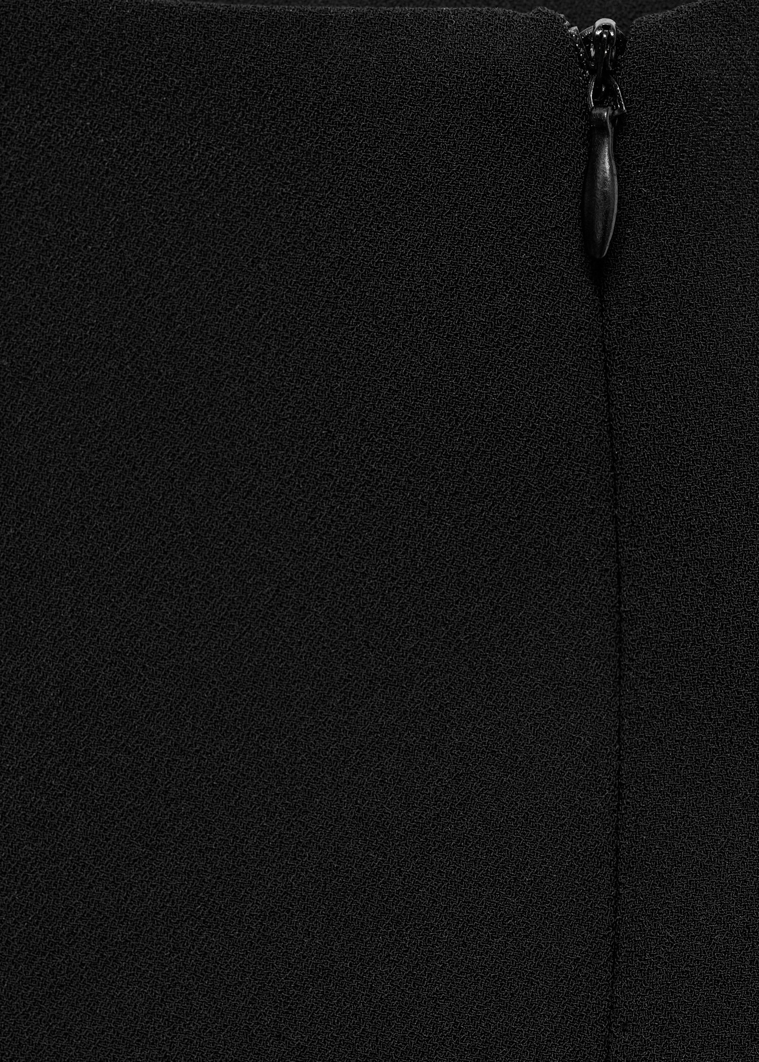 Straight mid-rise shorts - Details of the article 8