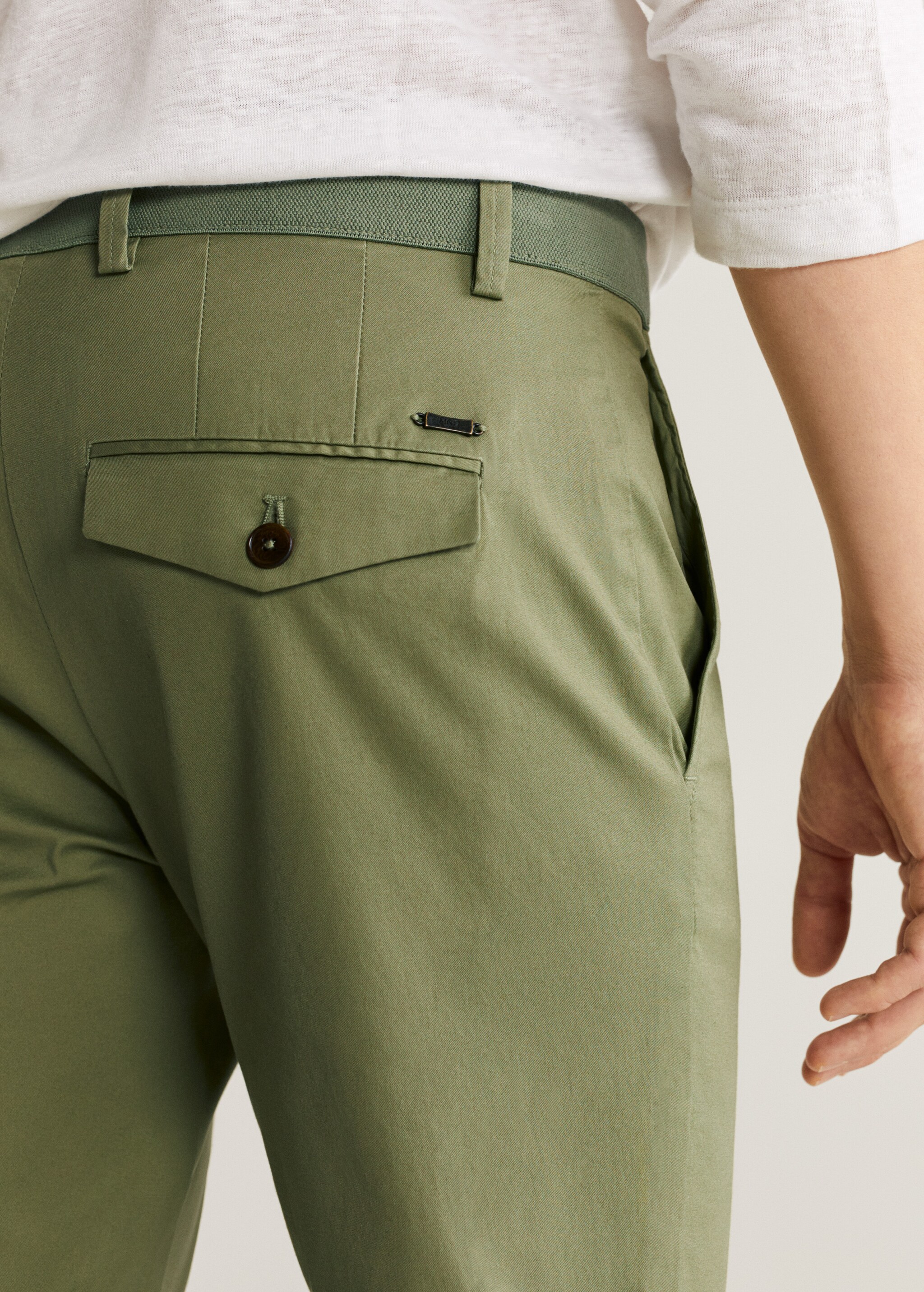 Pantalons tapered fit crop - Detall de l'article 2