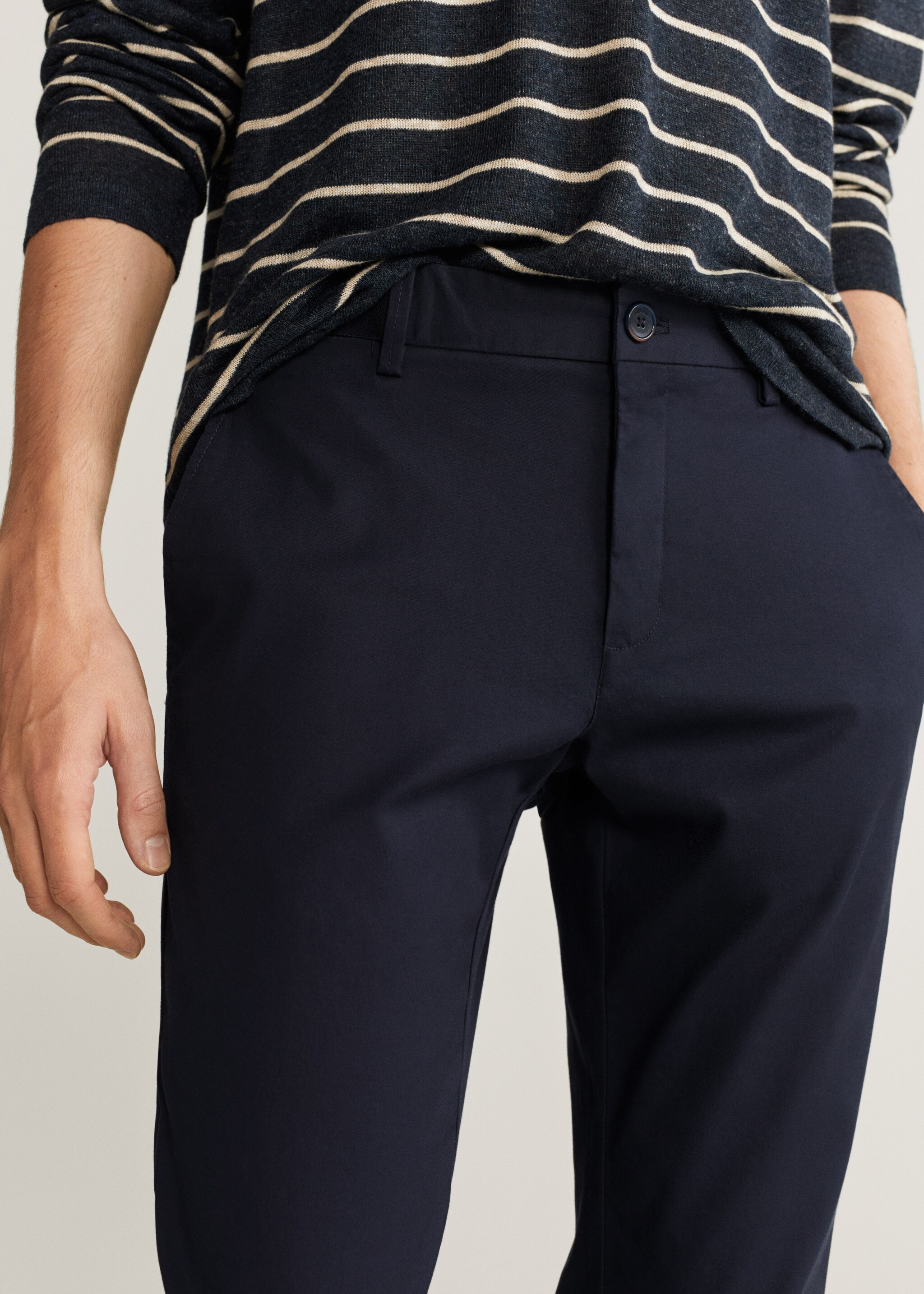 Pantalons tapered fit crop - Detall de l'article 1