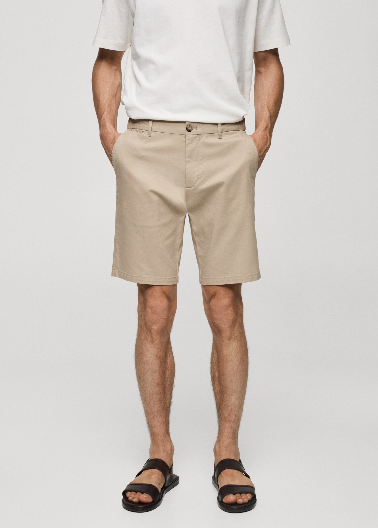 Slim-Fit-Bermudashorts im Chino-Stil aus Baumwolle - Mittlere Ansicht