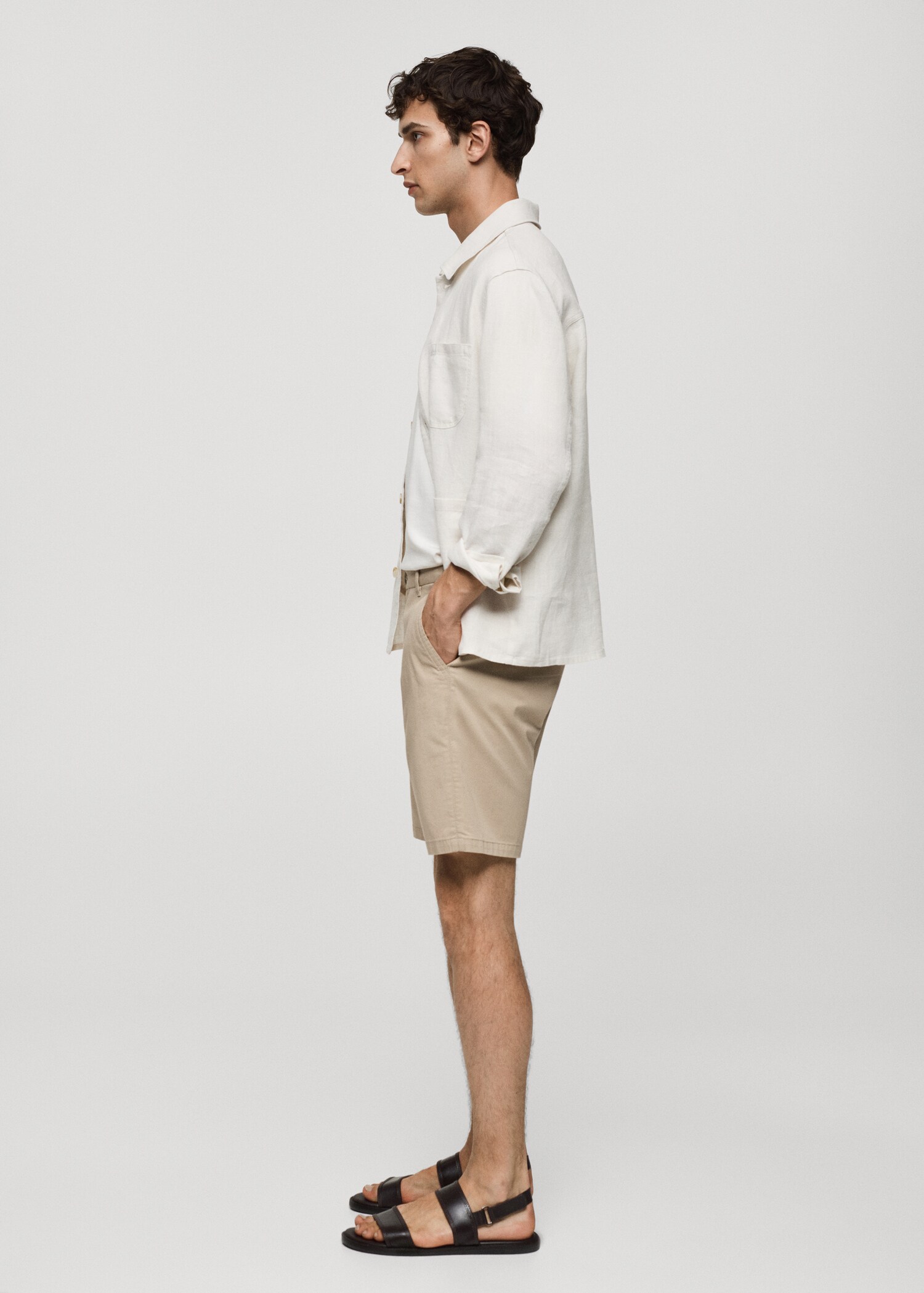 Slim-Fit-Bermudashorts im Chino-Stil aus Baumwolle - Detail des Artikels 2
