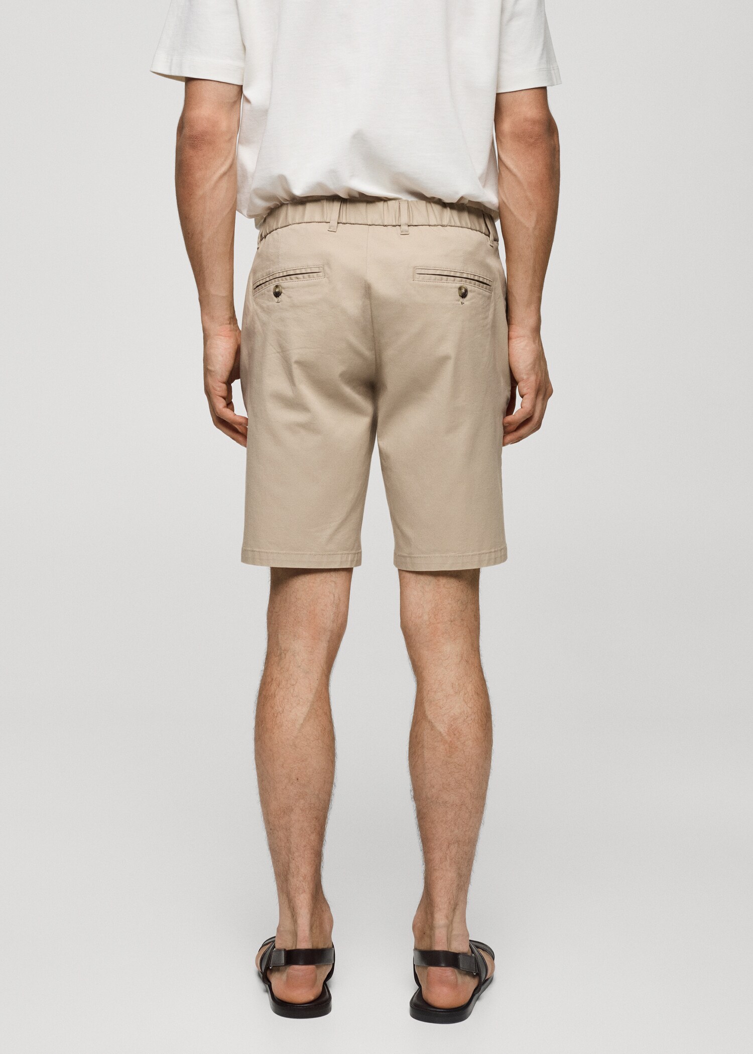 Slim-Fit-Bermudashorts im Chino-Stil aus Baumwolle - Rückseite des Artikels