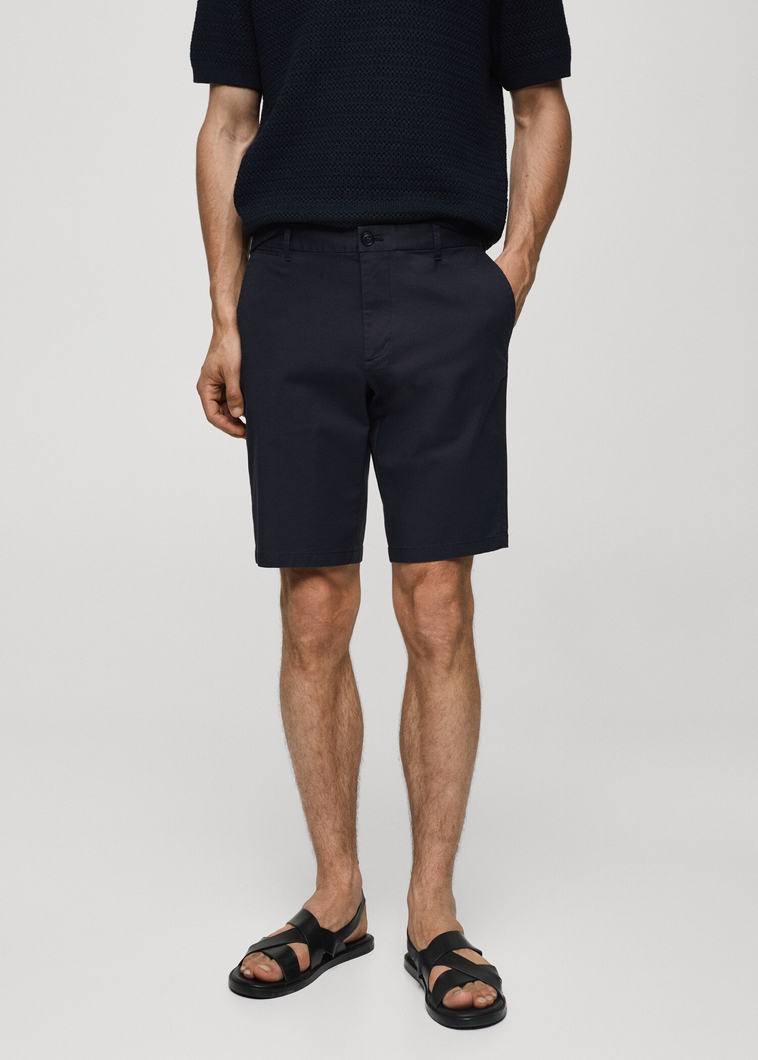 Slim-Fit-Bermudashorts im Chino-Stil aus Baumwolle - Mittlere Ansicht