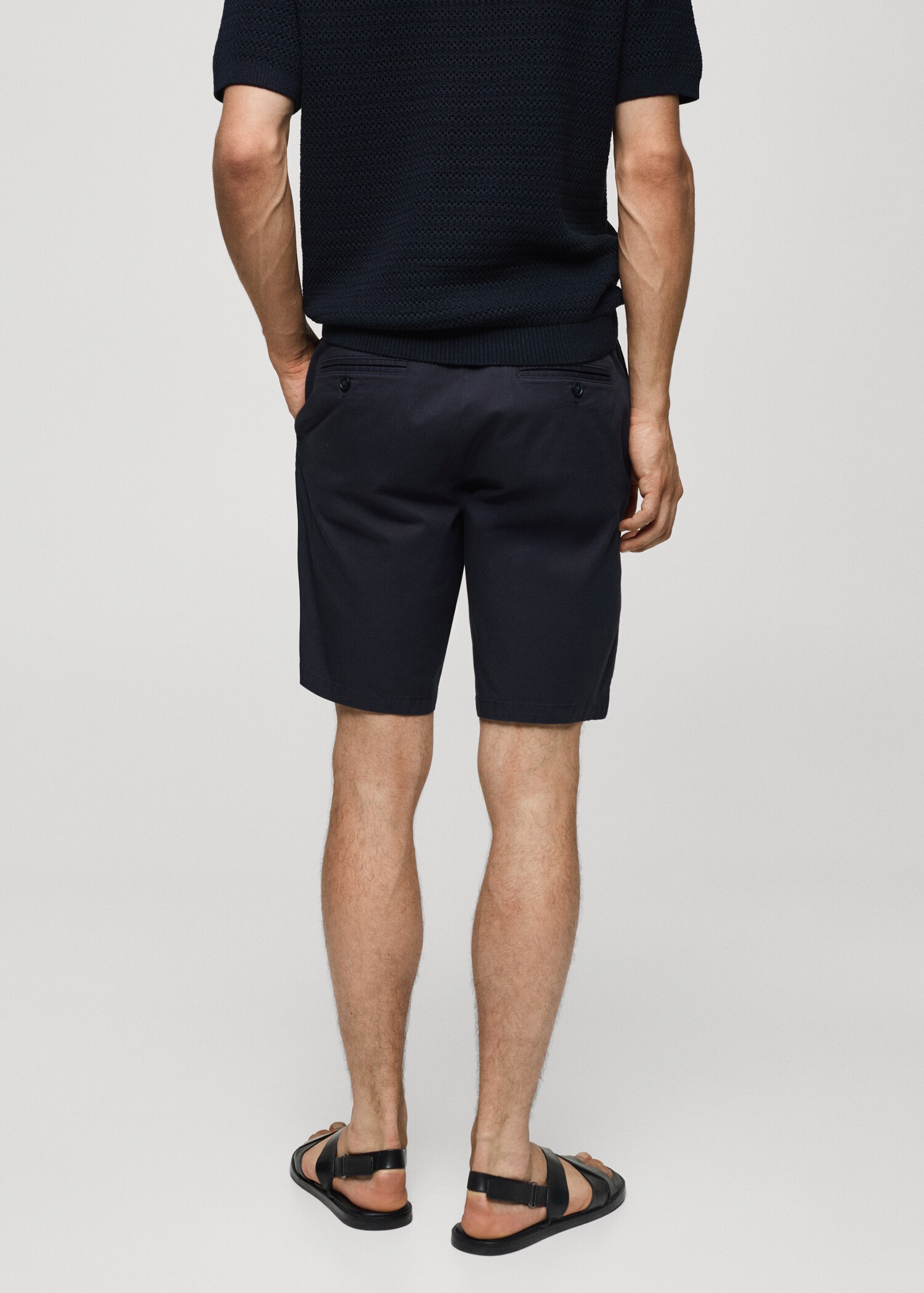 Slim-Fit-Bermudashorts im Chino-Stil aus Baumwolle - Rückseite des Artikels
