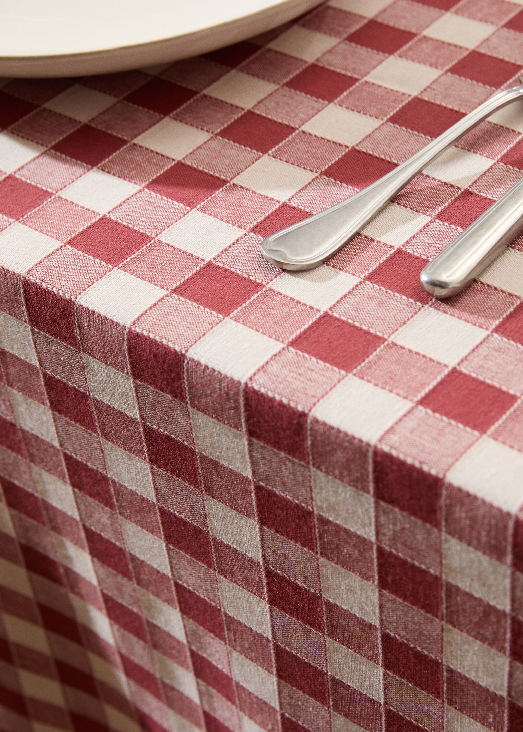 Check cotton tablecloth for 6 to 8 diners - Details of the article 7, Burgundy. Ref: 77040579-00.