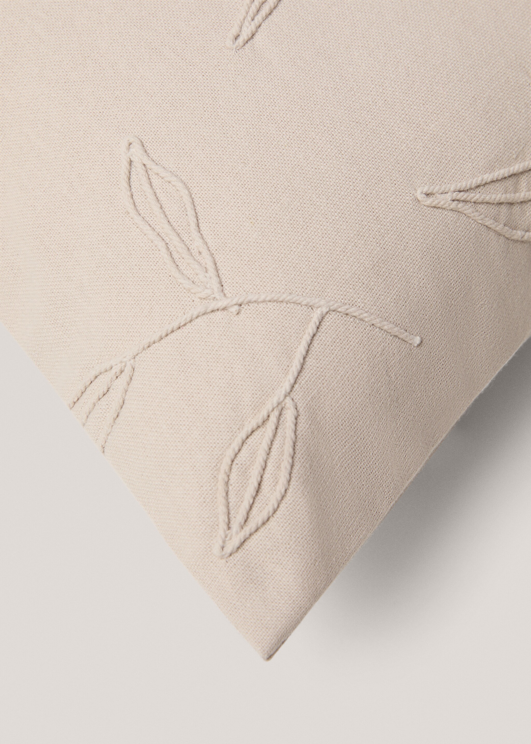 Kussenhoes met bloemetjesdessin 30x50 cm - Detail van het artikel 3, Gebroken wit. Ref: 77040582-00.