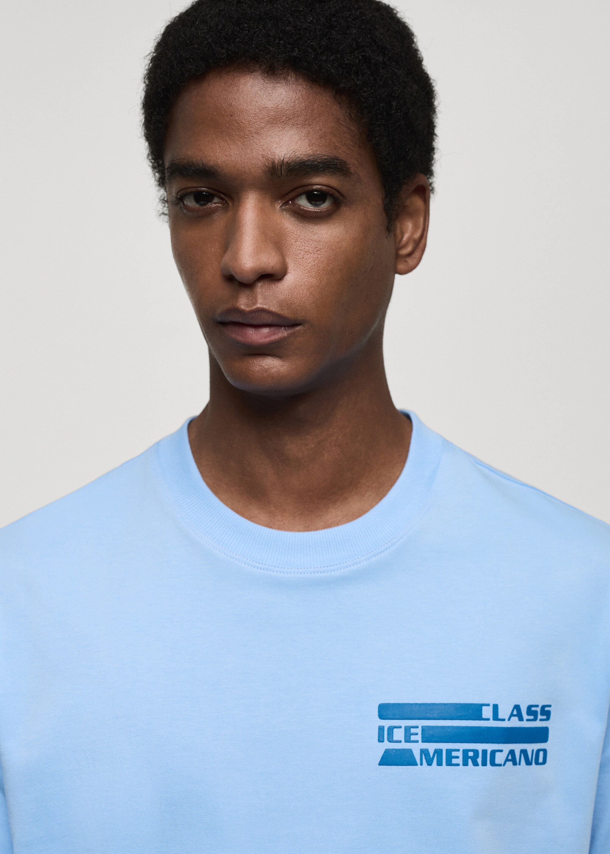 Gemustertes T-Shirt aus 100 % Baumwolle - Detail des Artikels 1, Himmelblau. Ref: 77040591-00.