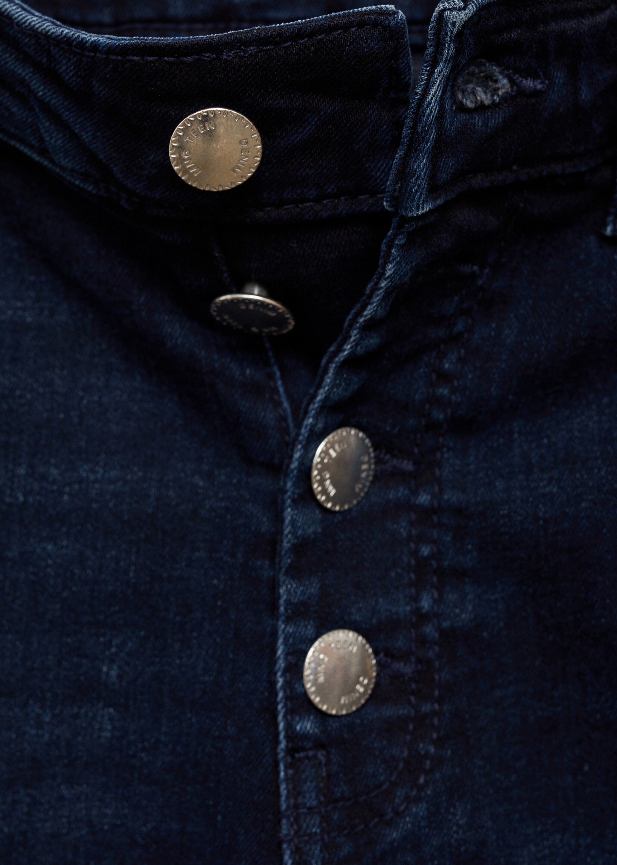 Buttons flare jeans - Details of the article 8, Deep Dark Blue. Ref: 77040606-00.