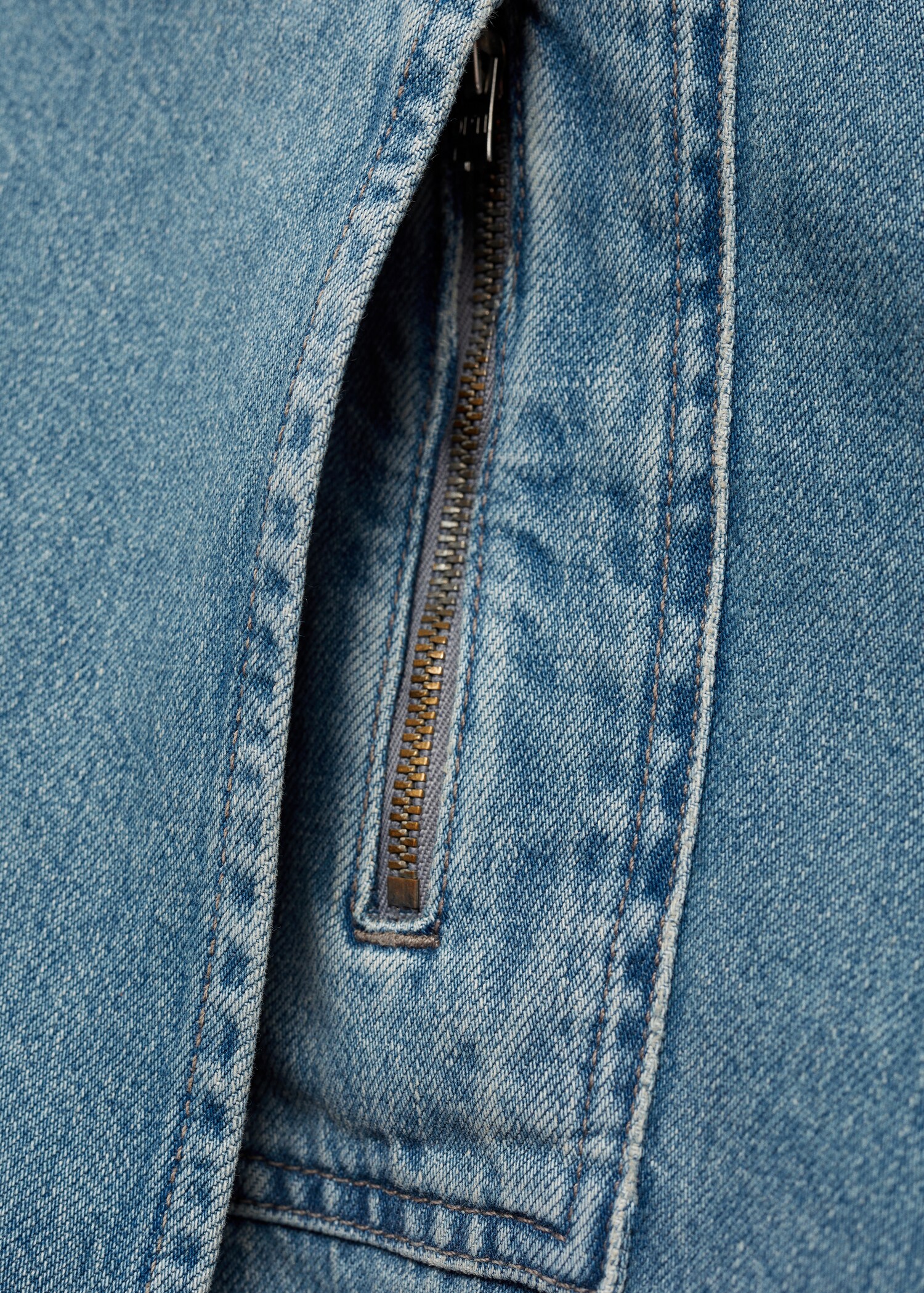 Wideleg jeans with seams and snap buttons - Details of the article 0