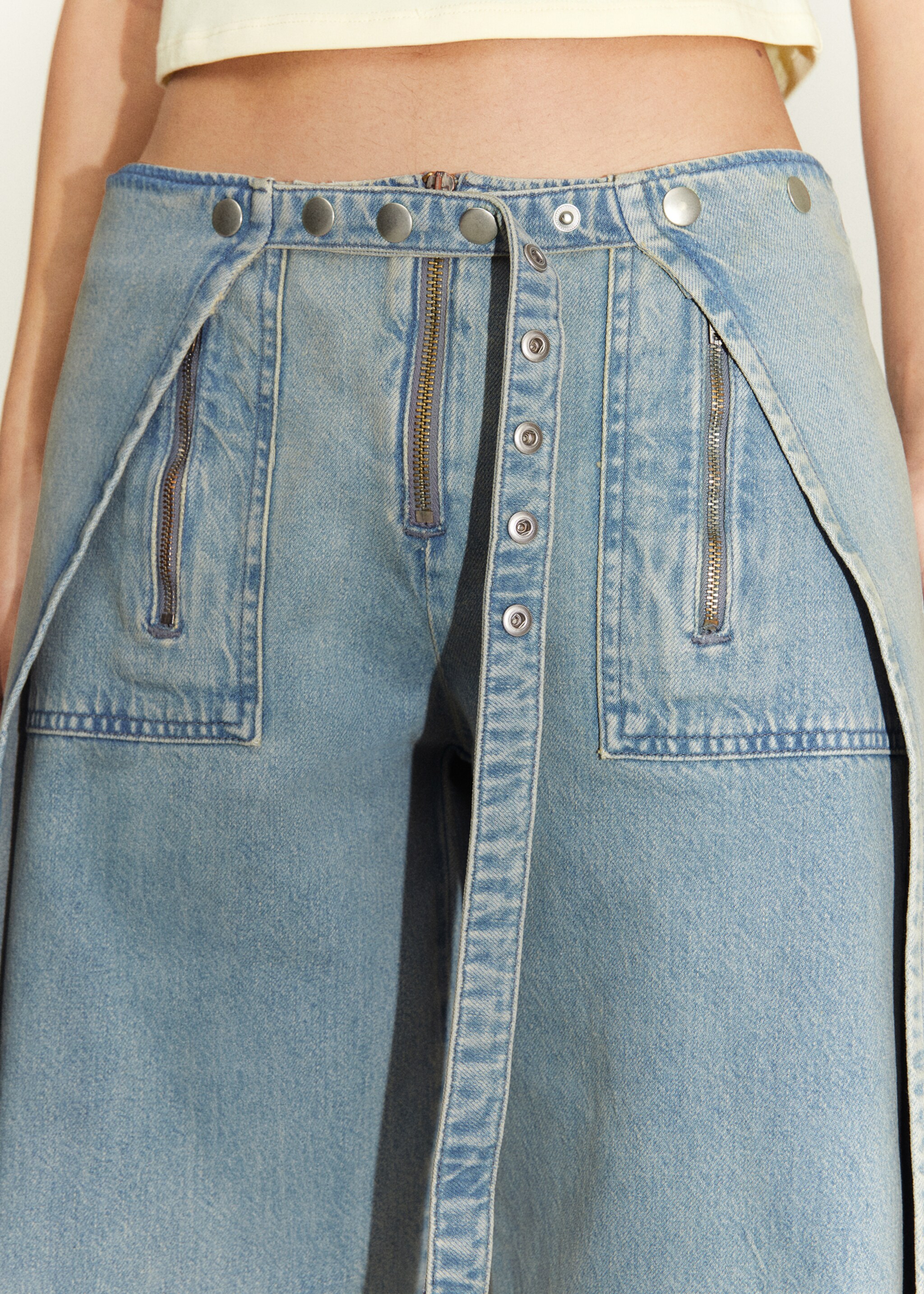 Wideleg jeans with seams and snap buttons - Details of the article 6