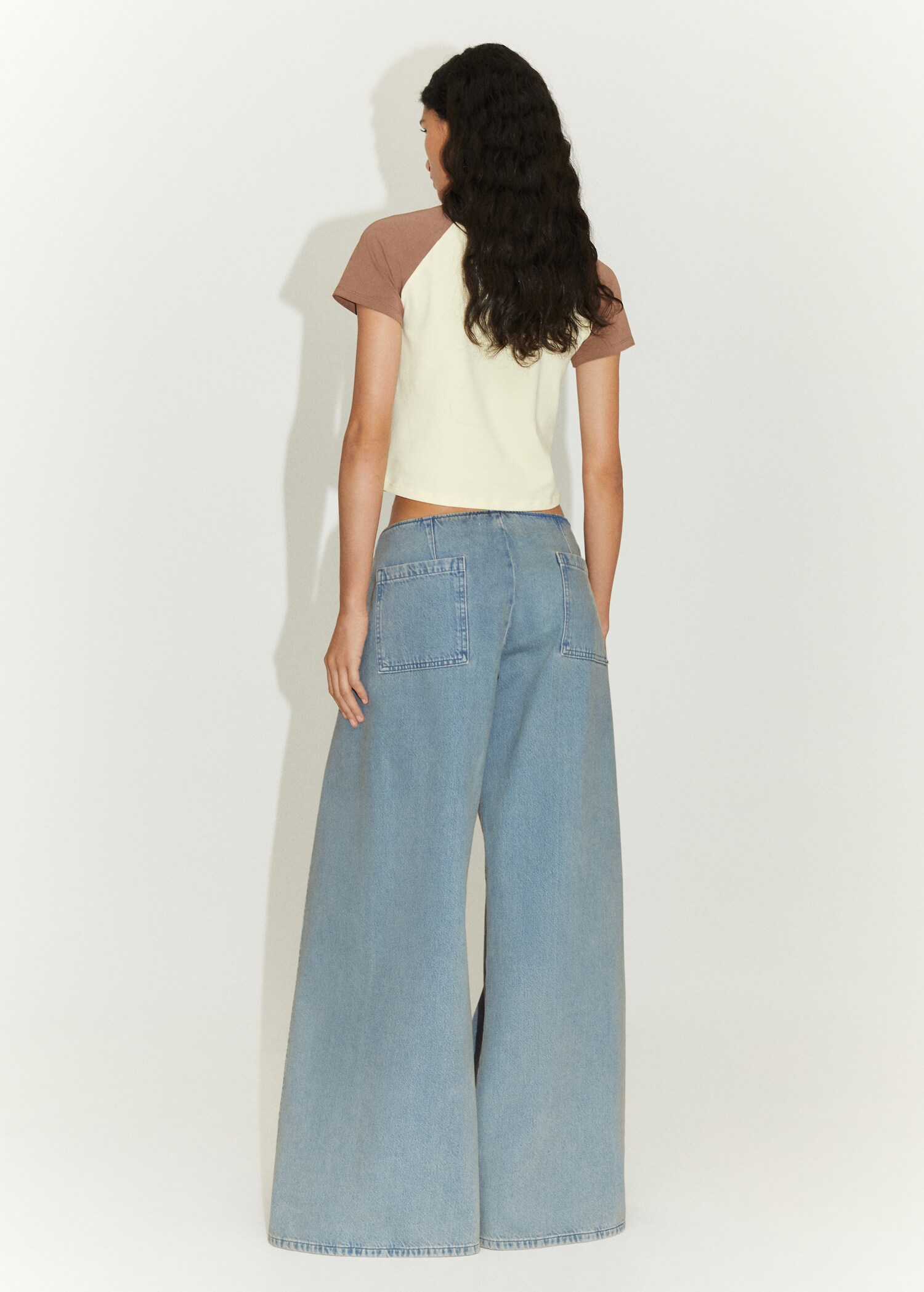 Wideleg jeans with seams and snap buttons - Reverse of the article